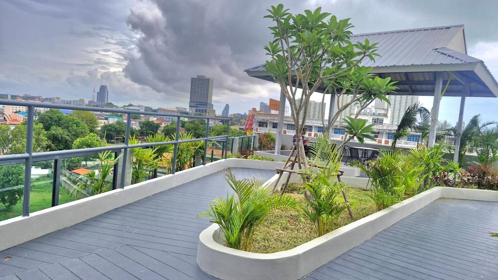 Dday Luxury By D-eco Wellness Centre