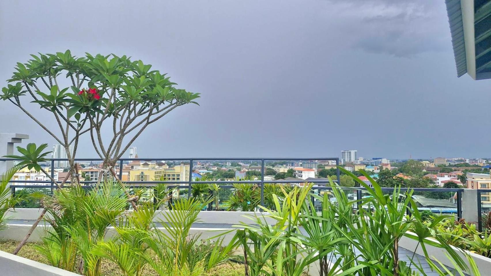 Dday Luxury By D-eco Wellness Centre โรงแรม