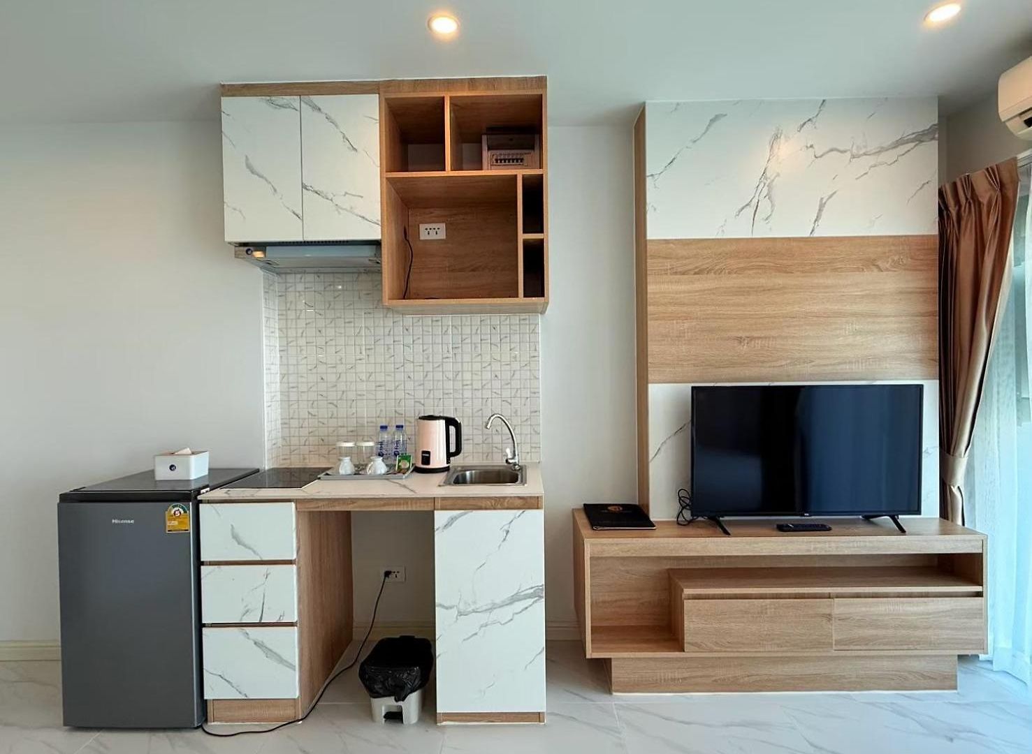 โรงแรม Dday Luxury By D-eco Wellness Centre 4*