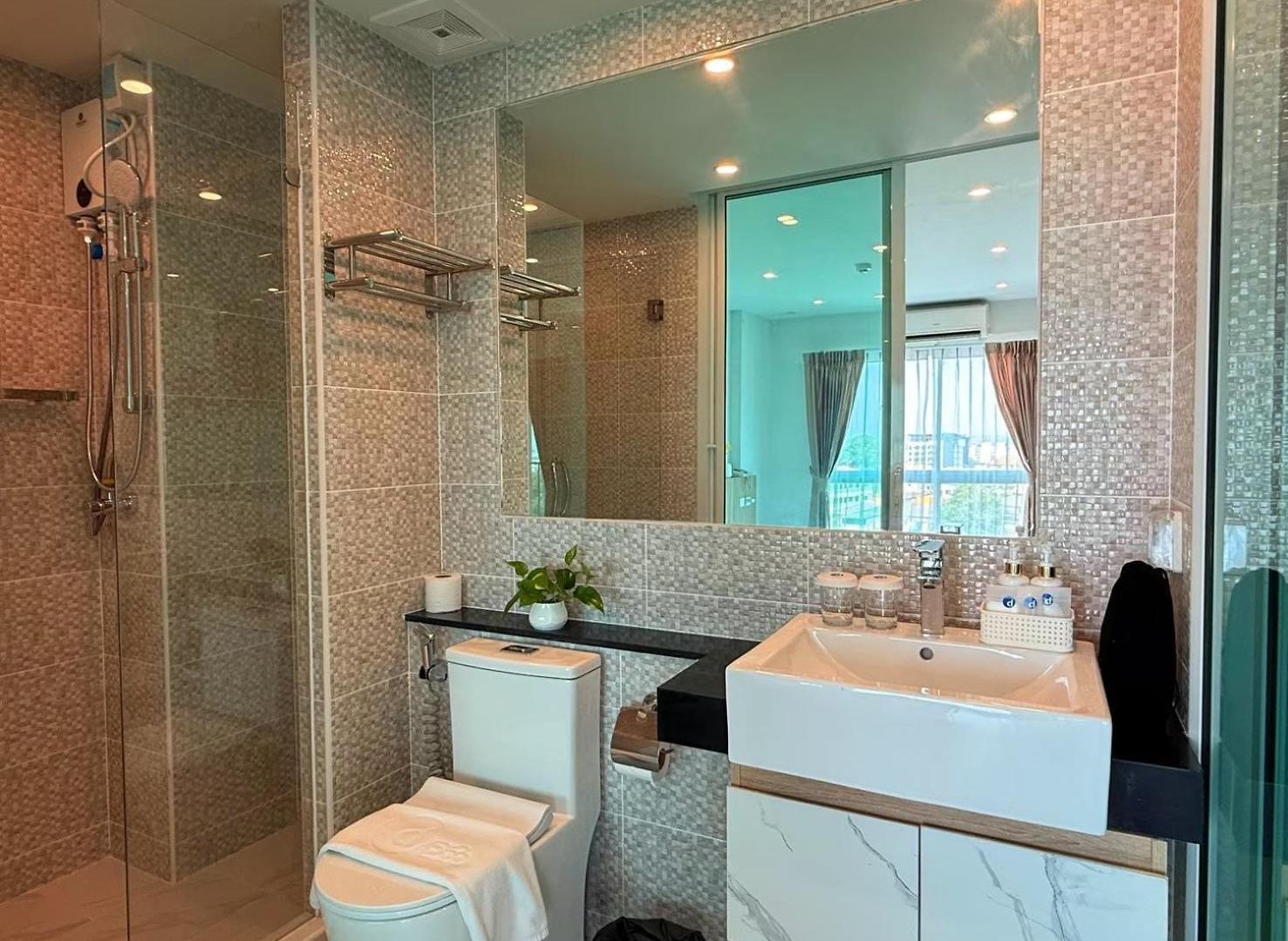 Dday Luxury By D-eco Wellness Centre