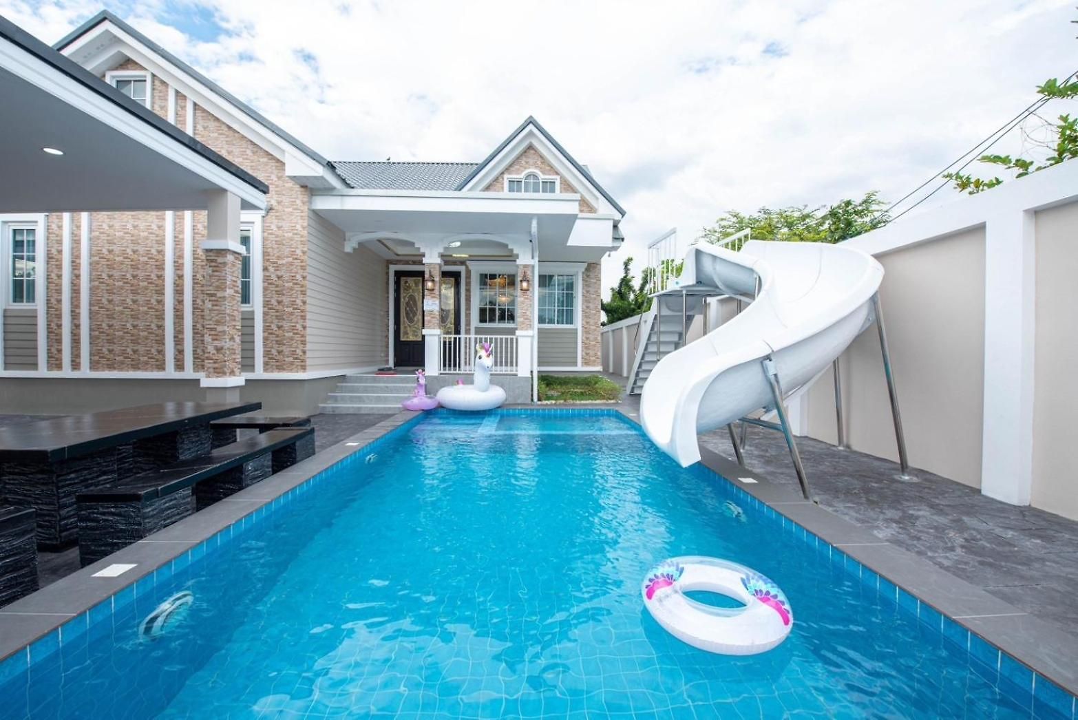 Pool 3br Slide Karaoke วิลล่า Pattaya