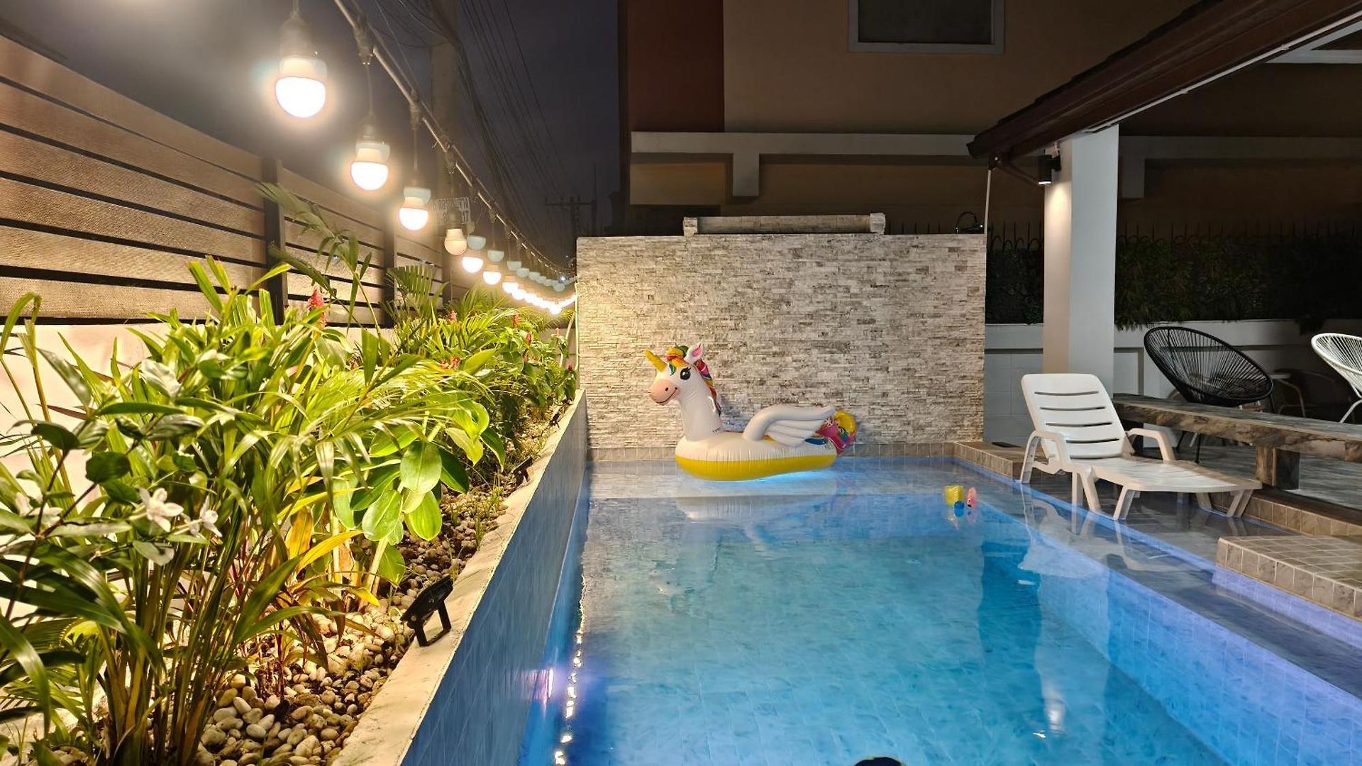 Dg Pool * Pattaya