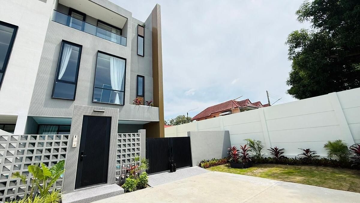 The White Heaven 4br Ktv Bbq Rooftop Swimming Pool *