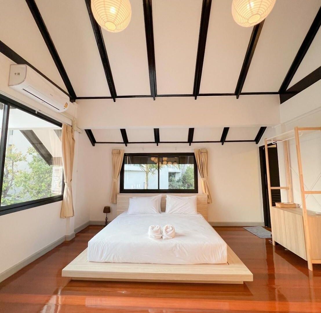 Saga Pool House 5br, 200m From