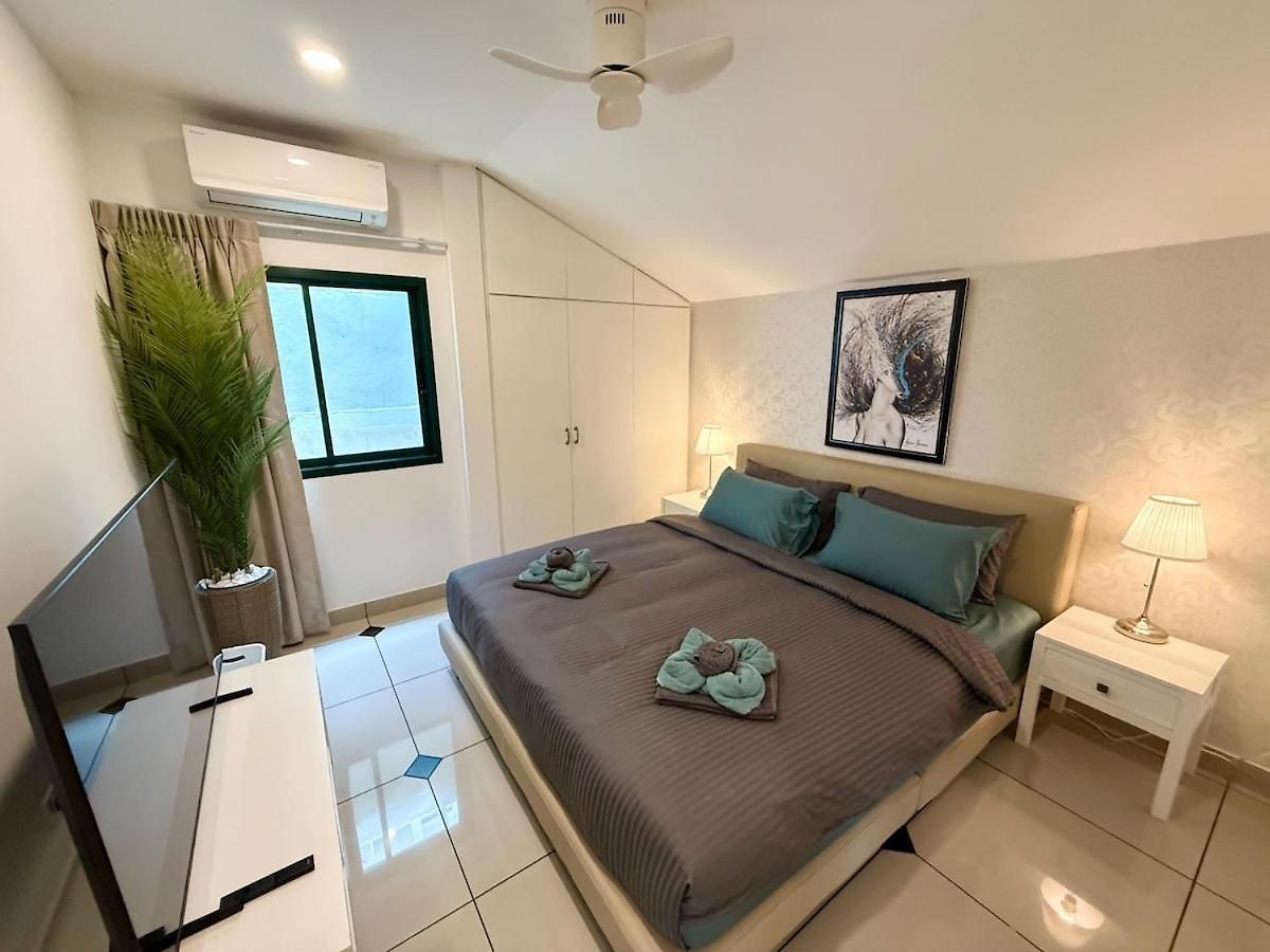 Newly Renovated - 2 Bedroom - Private Pool Villa, Centre วิลล่า *