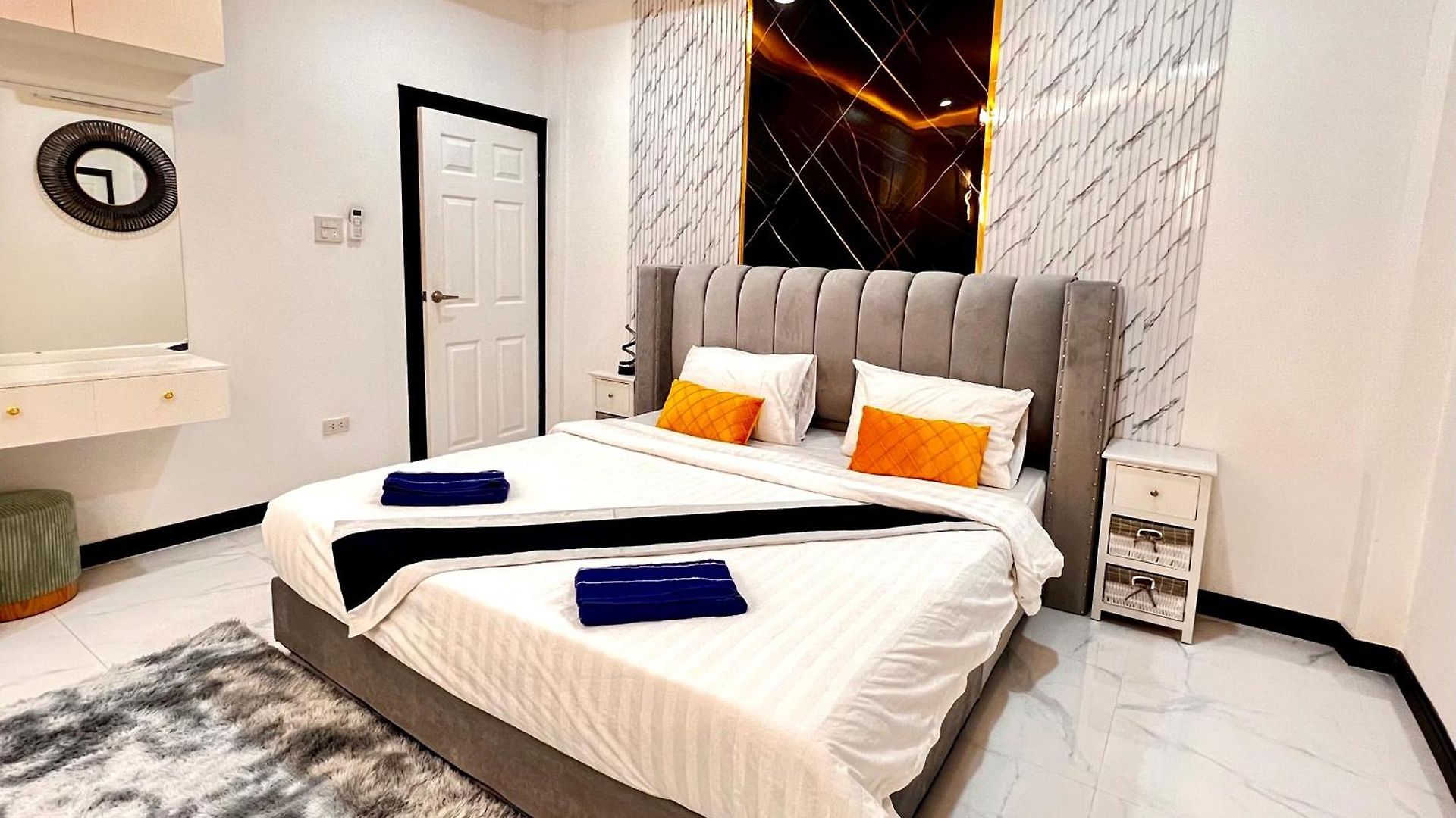 วิลล่า Luxury Near Center *