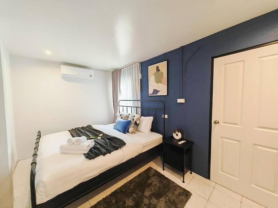 ## Friendly Space Townhouse Walking Street And 2km ## Pattaya