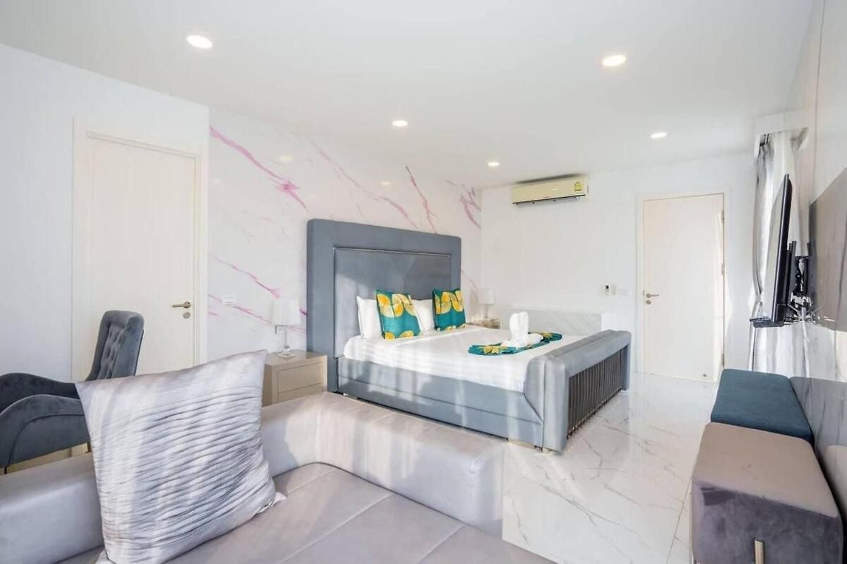 Sol, Luxe 5 Beds Pattaya