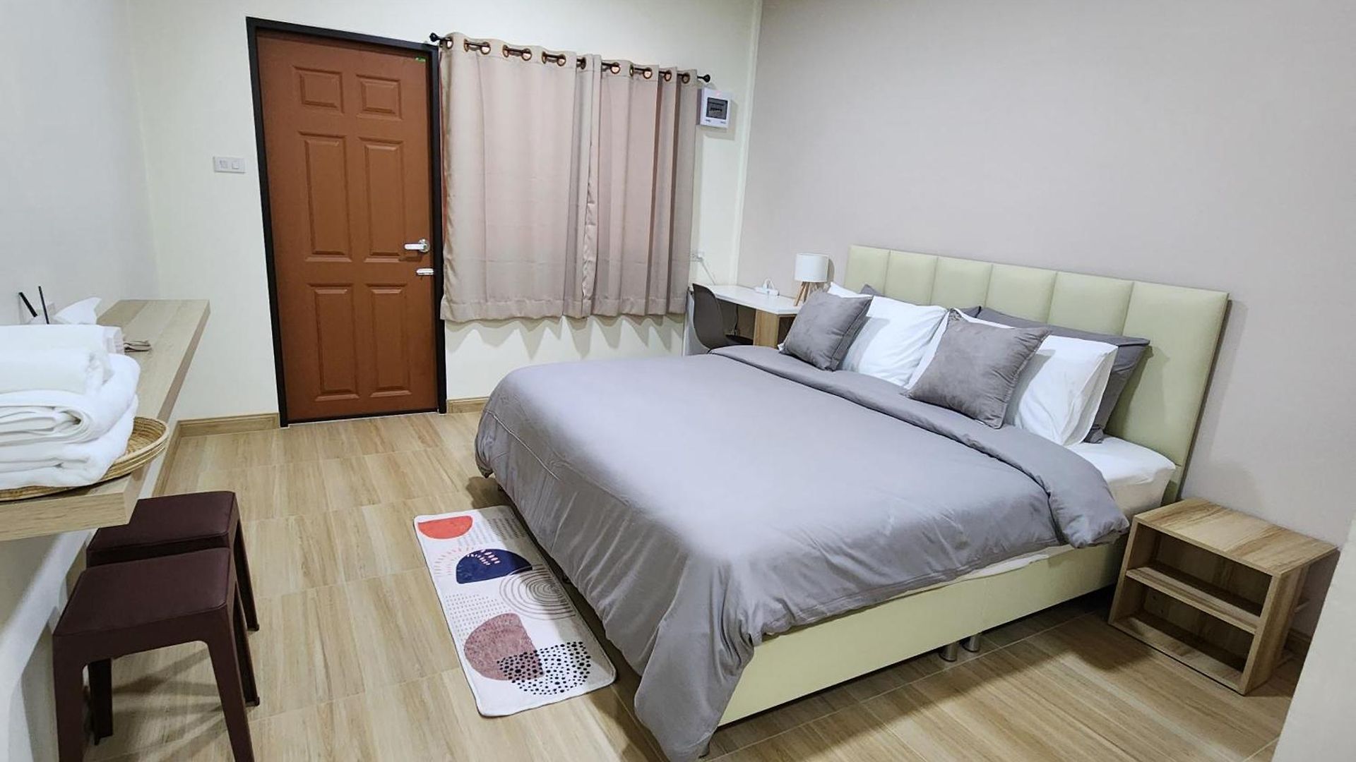 78's Hometel 103 *