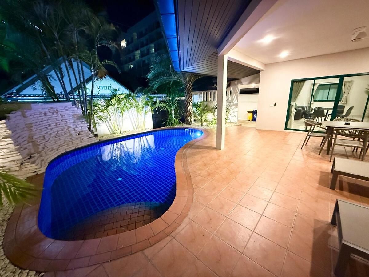 Newly Renovated - 2 Bedroom - Private Pool Villa, Centre Pattaya