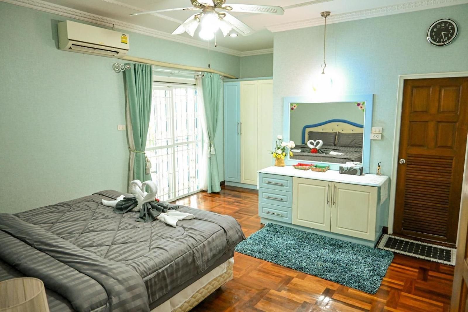 4 Bhk วิลล่า Pattaya