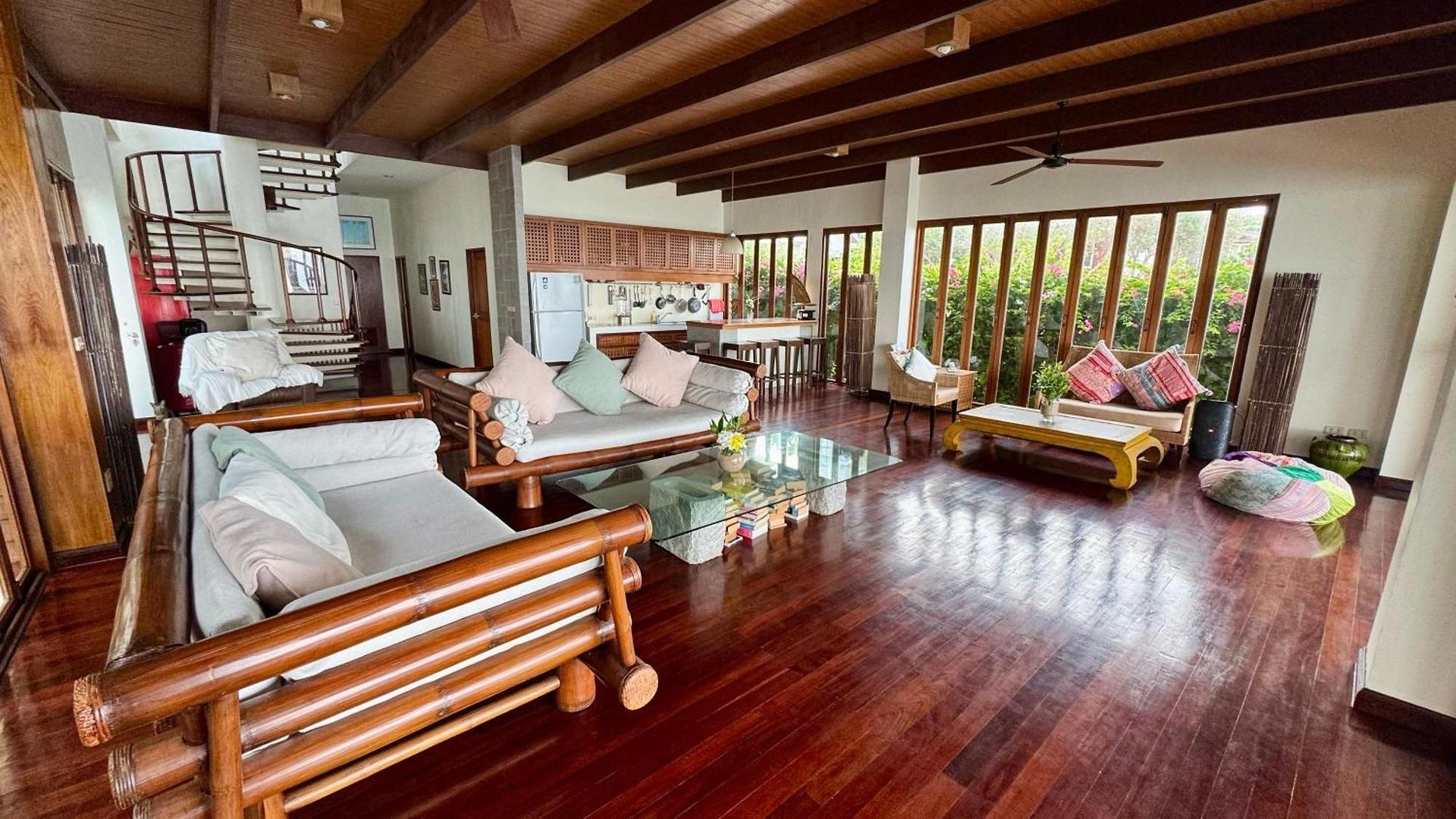 วันหยุดที่บ้าน Tiki House