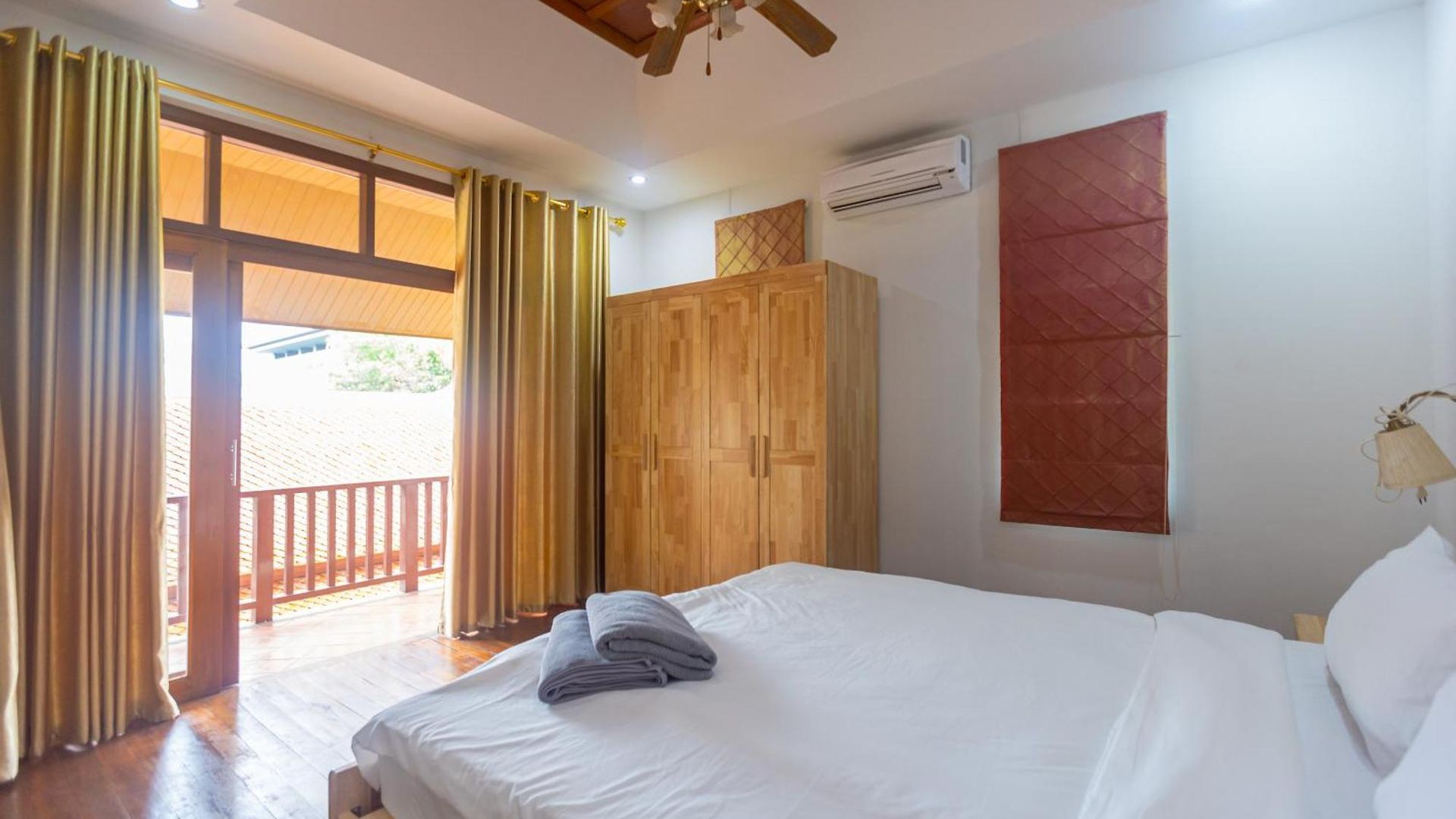 วันหยุดที่บ้าน The Midas Pool 4br Thai Stye Bbq Terrace Phatumnak Hill