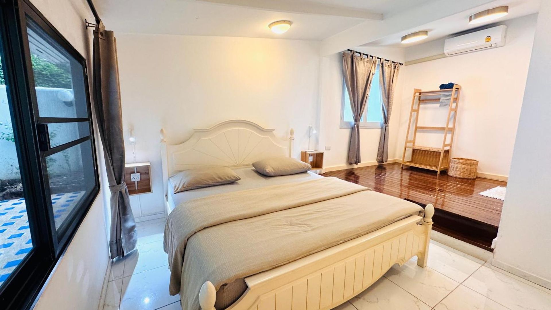 Tiki White House วันหยุดที่บ้าน Pattaya