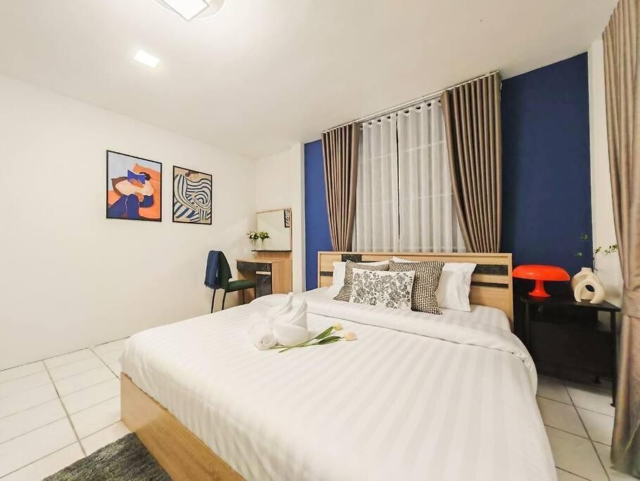 ## Friendly Space Townhouse Walking Street And 2km ## Pattaya