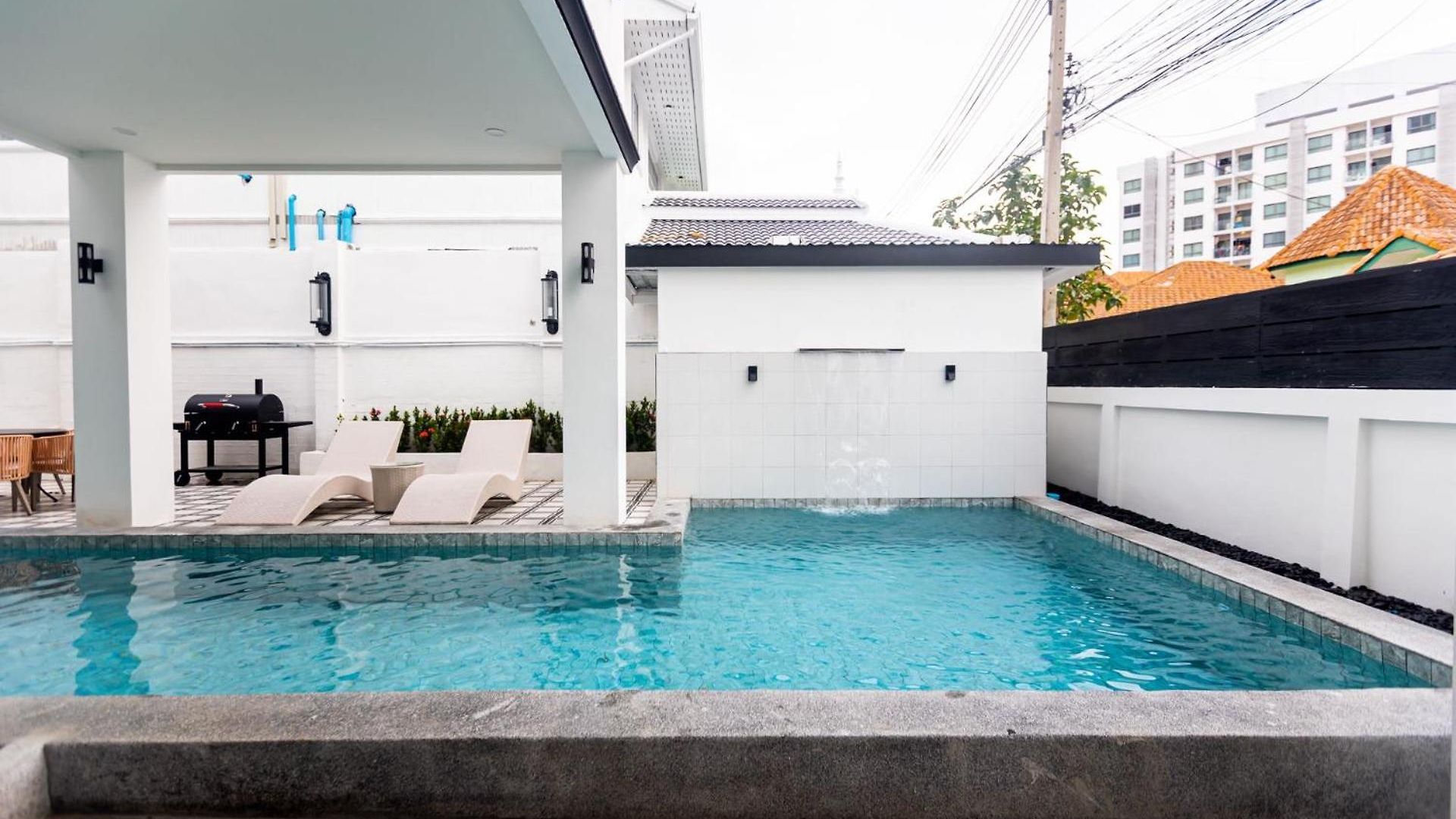 Lune&palm Pool 6br Outdoor Bbq Terrace Swimming Pool Pattaya