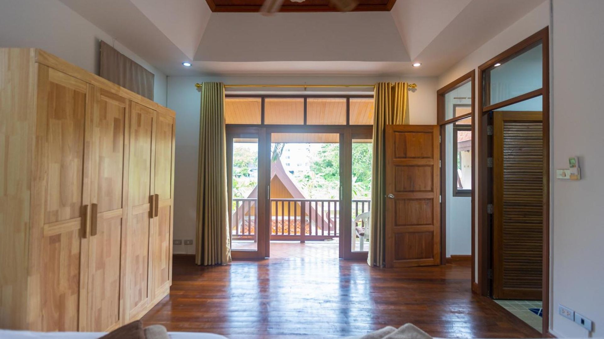 The Midas Pool 4br Thai Stye Bbq Terrace Phatumnak Hill *