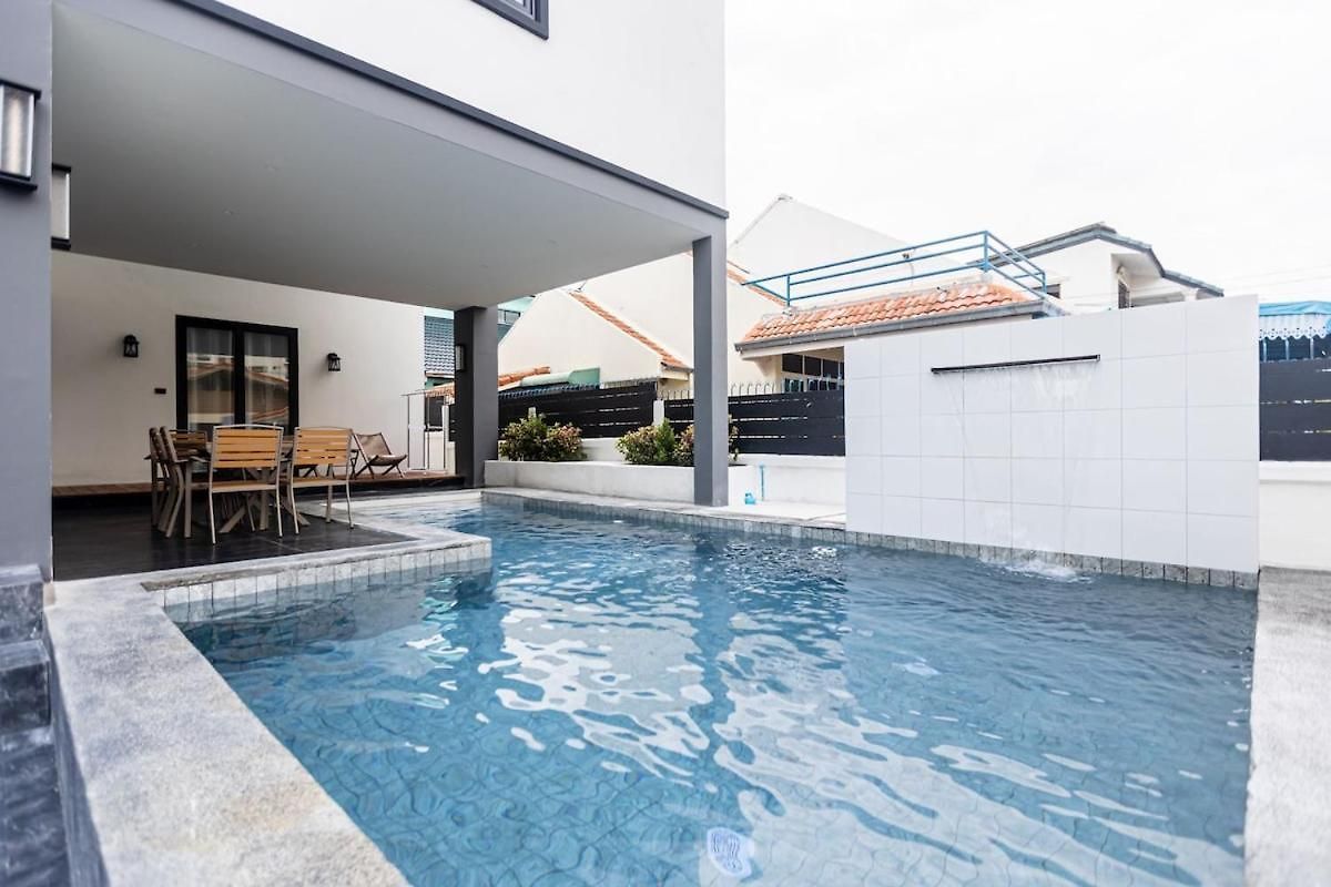 Newly Dec Pool Table Ktv Bbq Terrace Outdoor 5br Swimming Pool Pattaya