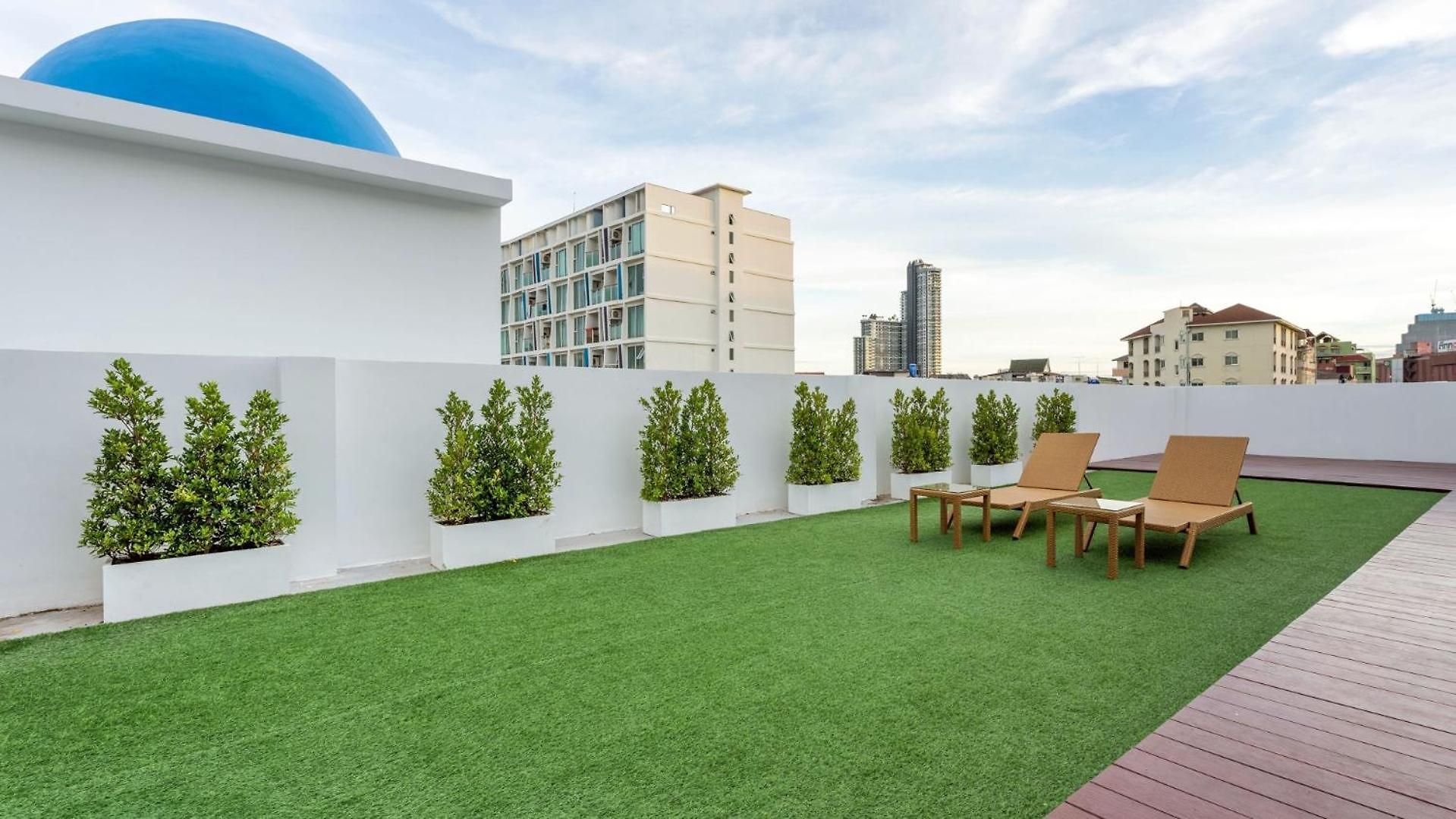 Downtown Oasis 芭提雅市中心独栋泳池别墅 A 5卧6卫 Ktv Bbq 芭提雅海滩步行街500m วิลล่า *