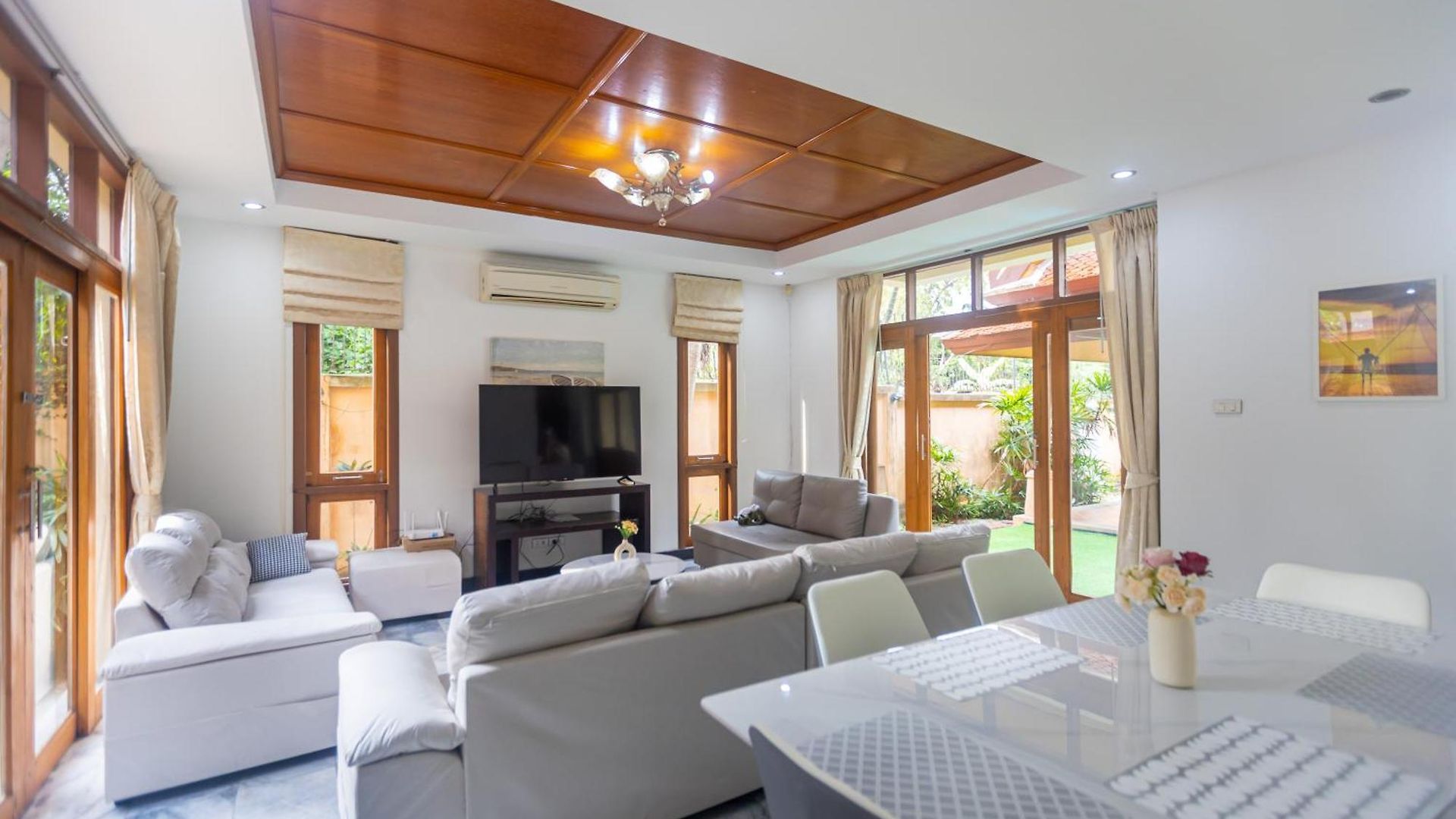 วันหยุดที่บ้าน The Midas Pool 4br Thai Stye Bbq Terrace Phatumnak Hill Pattaya