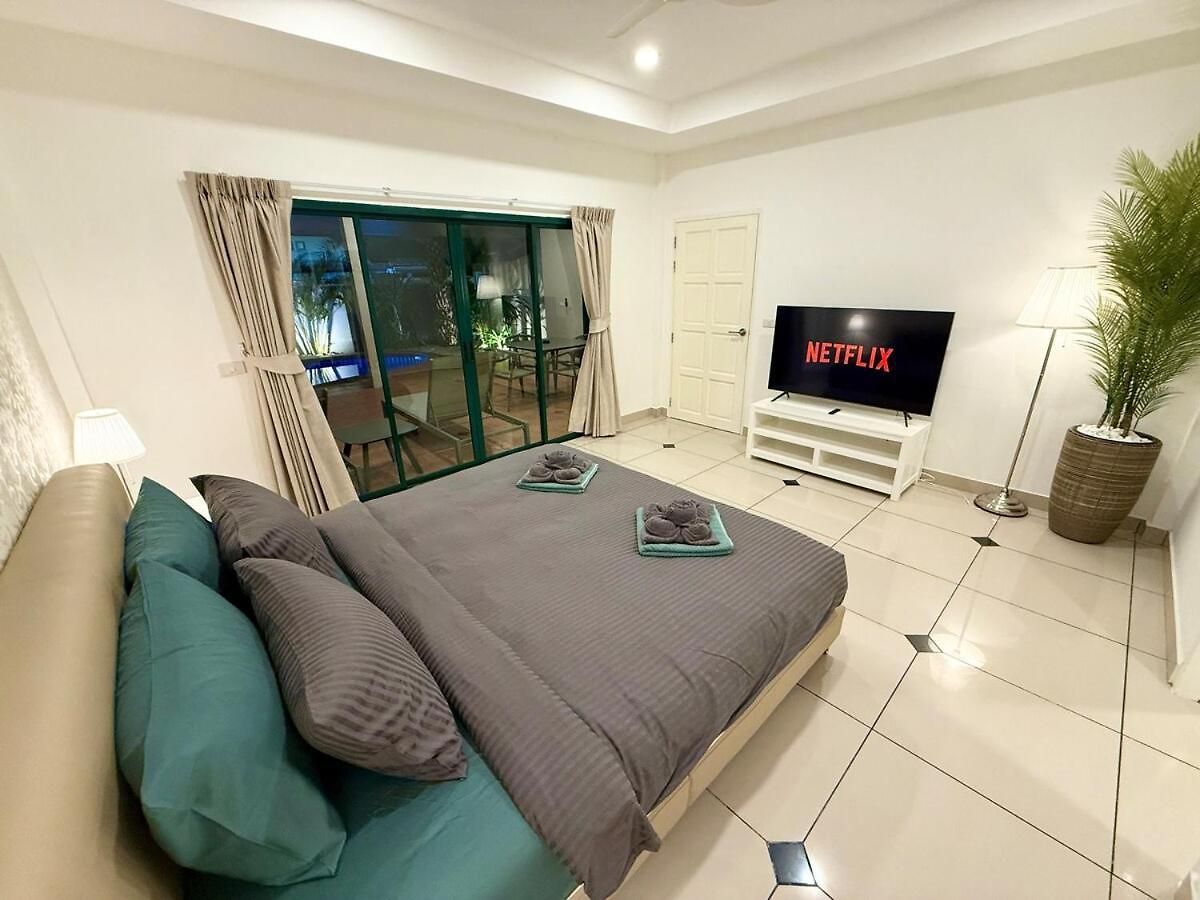 วิลล่า Newly Renovated - 2 Bedroom - Private Pool Villa, Centre Pattaya