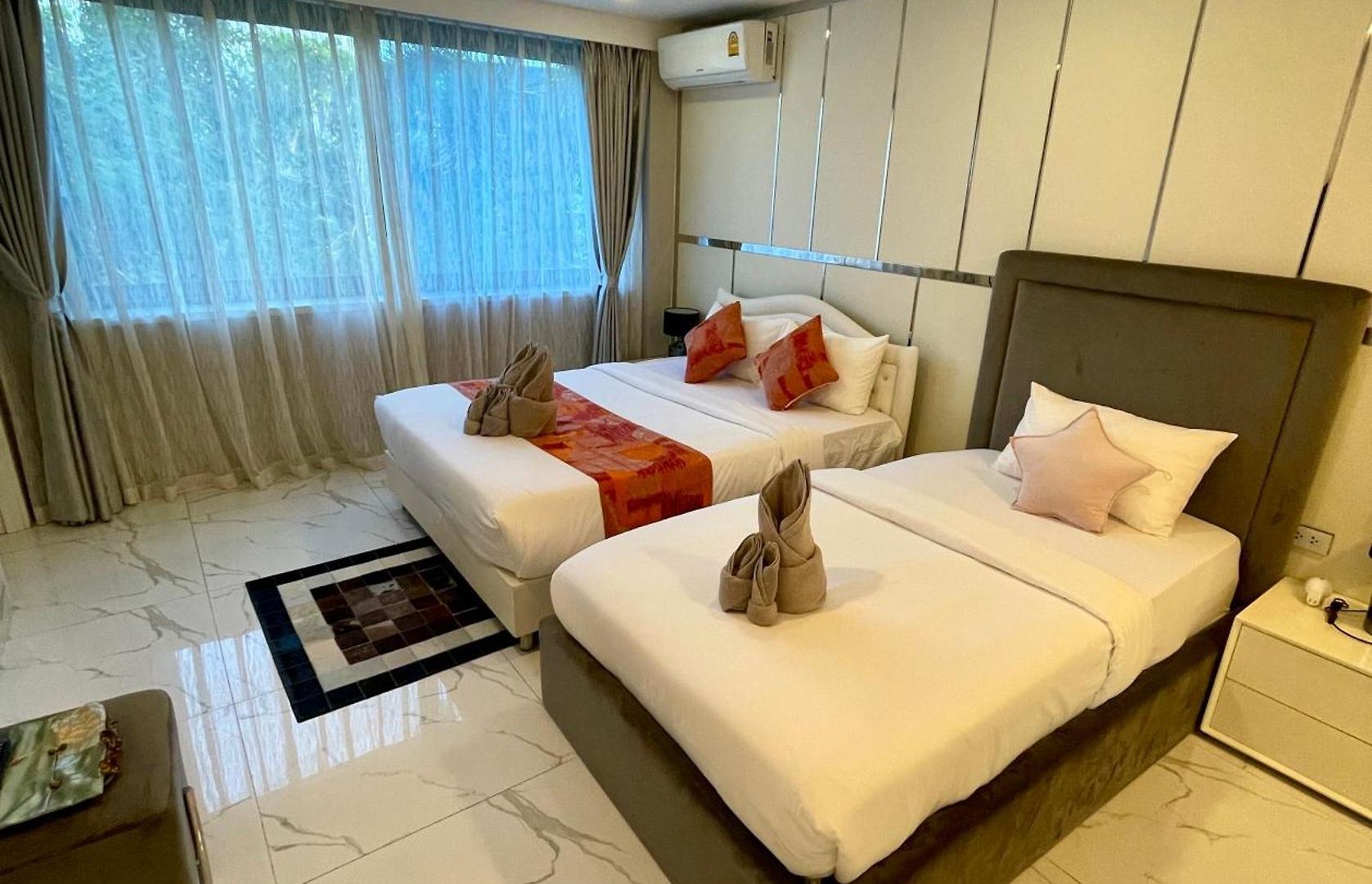Youth Journey Six-bedroom Pool วิลล่า