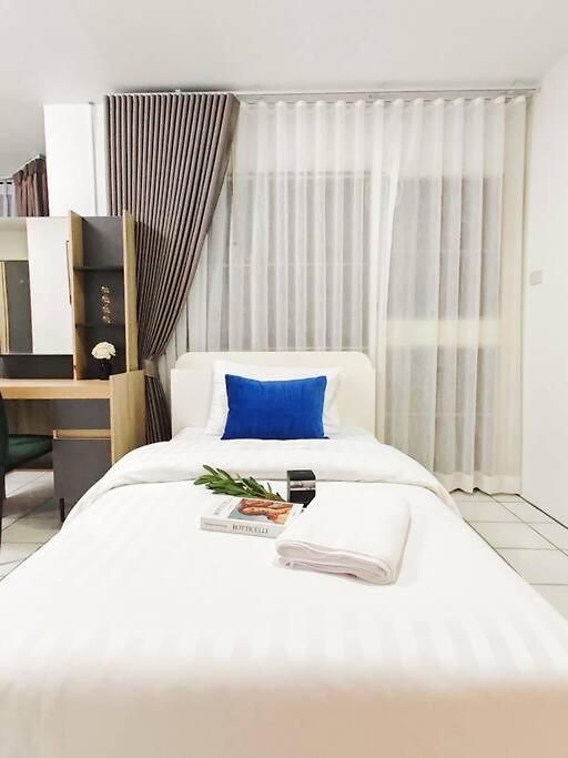 ## Friendly Space Townhouse Walking Street And 2km ## Pattaya