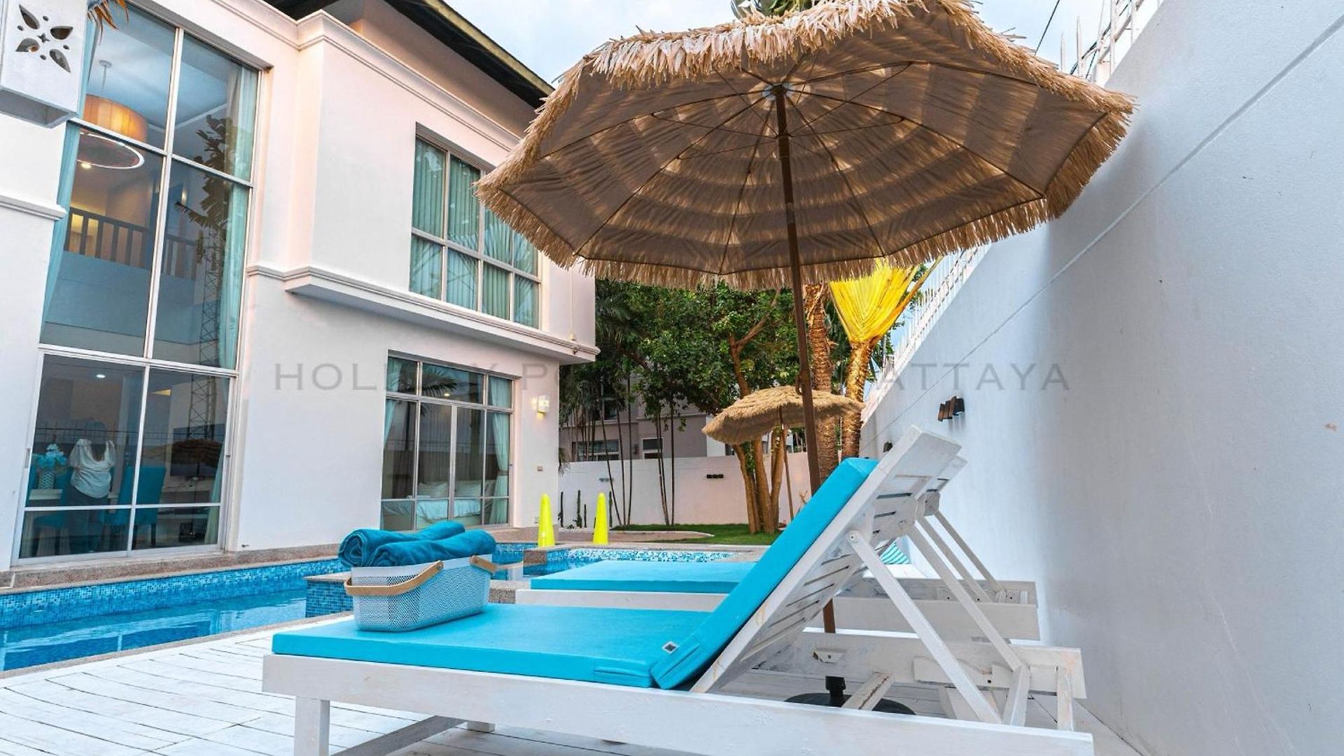 Villa Pool Pattaya