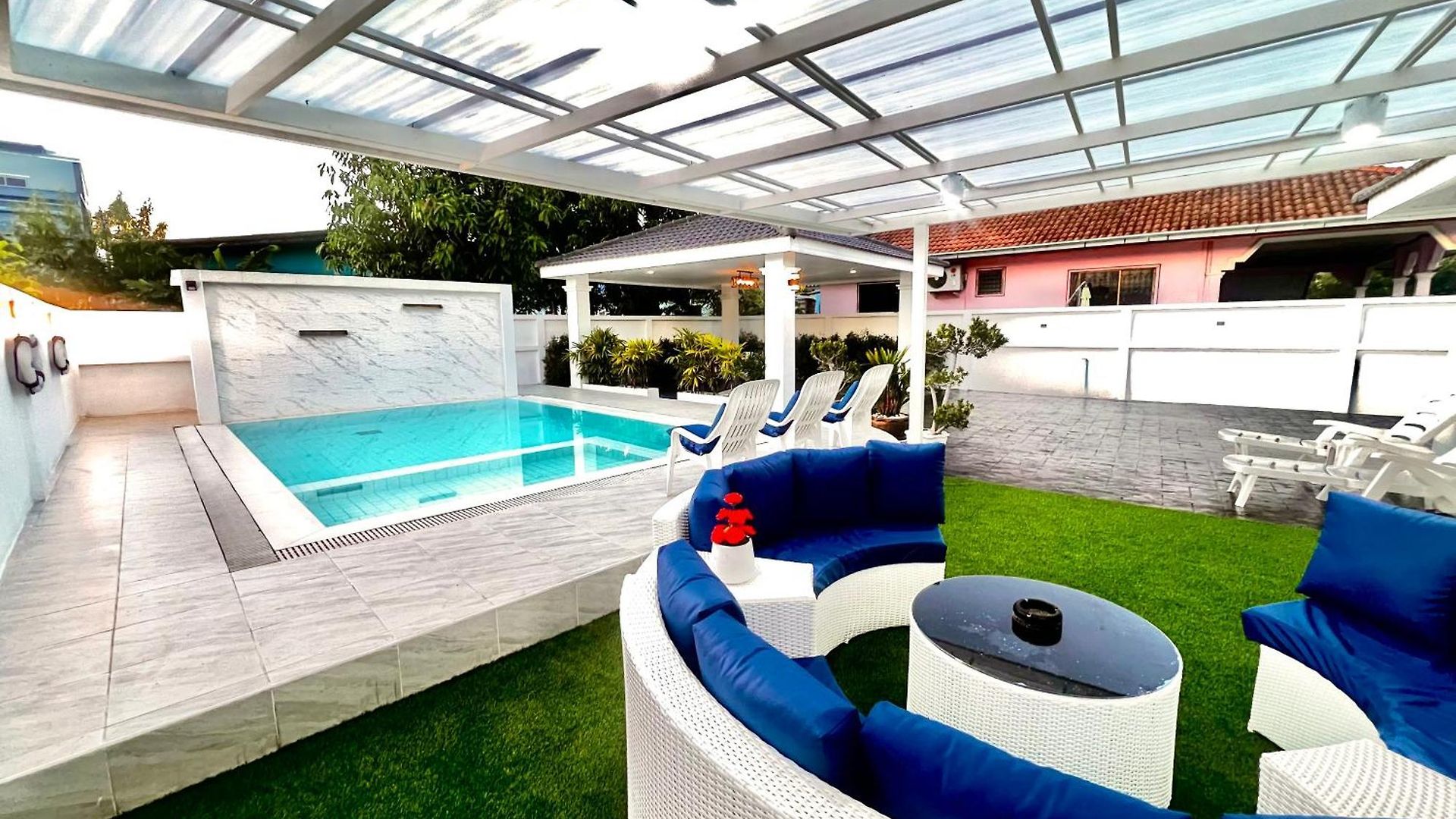 Luxury Near Center วิลล่า *
