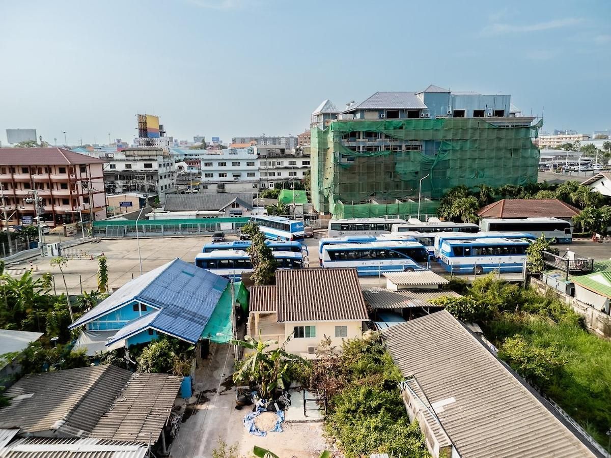 วันหยุดที่บ้าน Full House 2br Near Bus Station North *