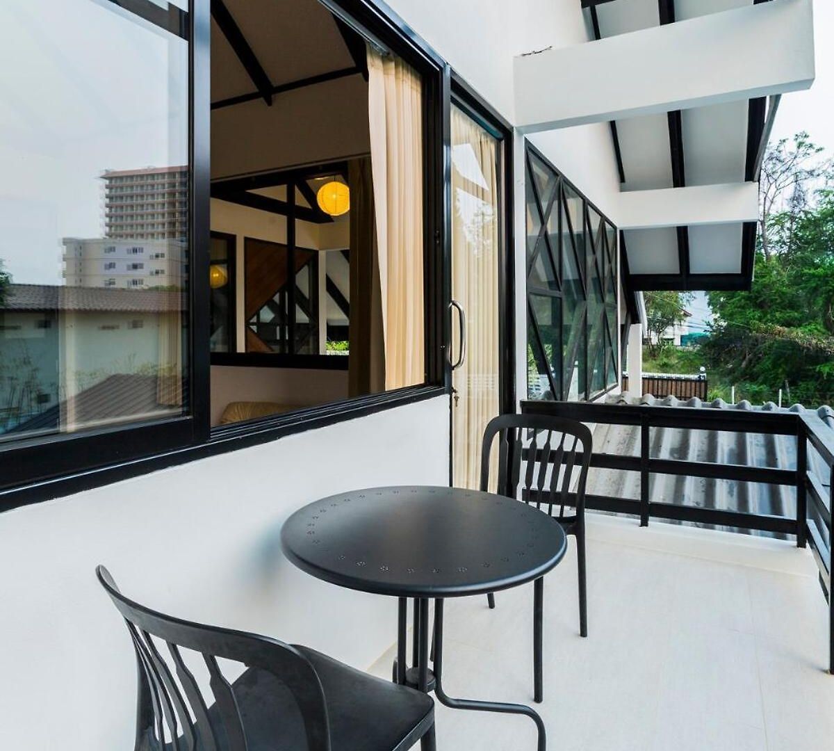 Saga Pool House 5br, 200m From