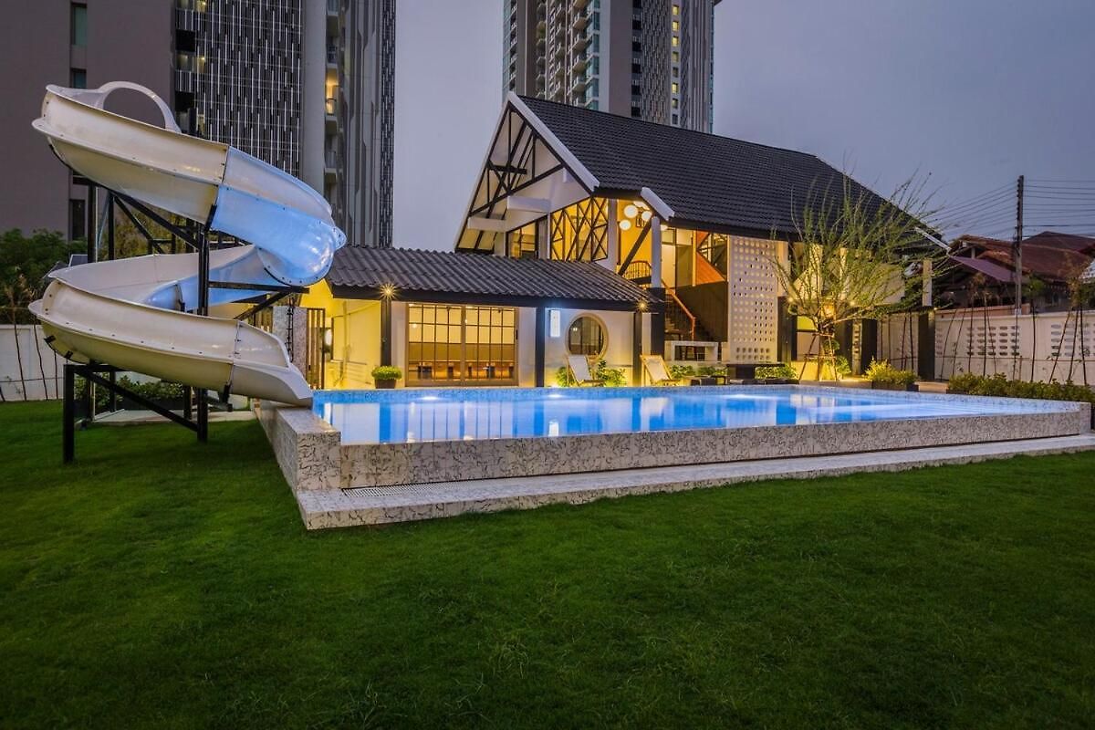 Saga Pool House 5br, 200m From วิลล่า