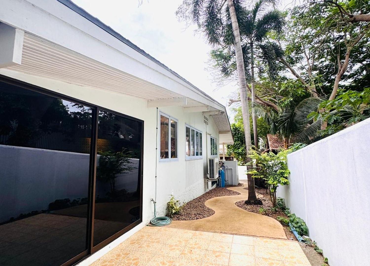 Tiki White House วันหยุดที่บ้าน *