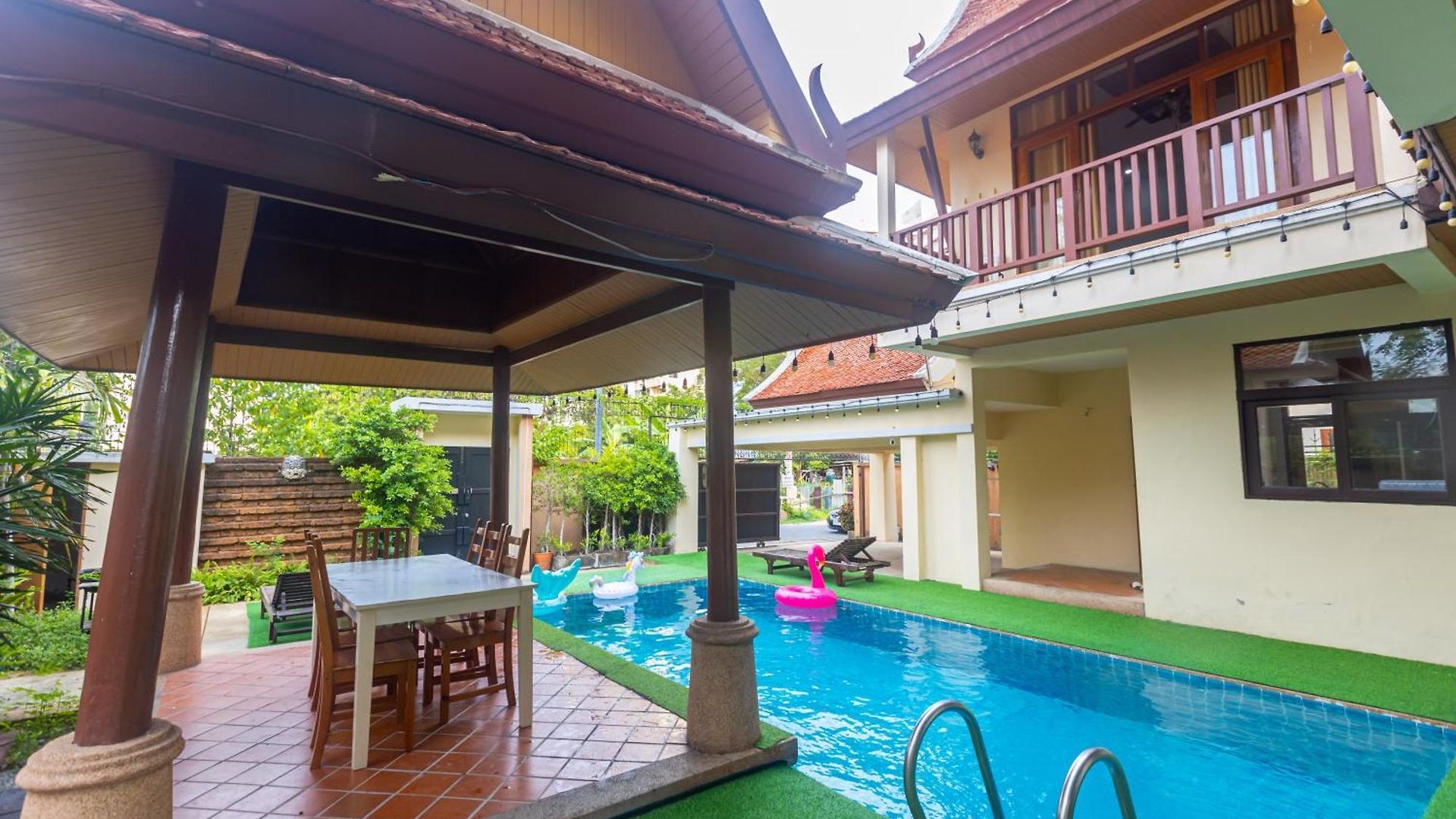 The Midas Pool 4br Thai Stye Bbq Terrace Phatumnak Hill วันหยุดที่บ้าน Pattaya