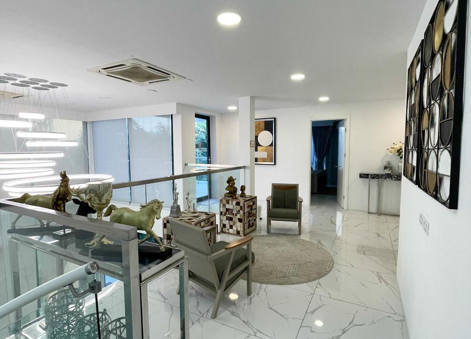 Youth Journey Six-bedroom Pool วิลล่า