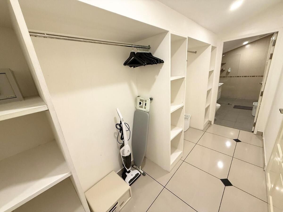 Newly Renovated - 2 Bedroom - Private Pool Villa, Centre Pattaya