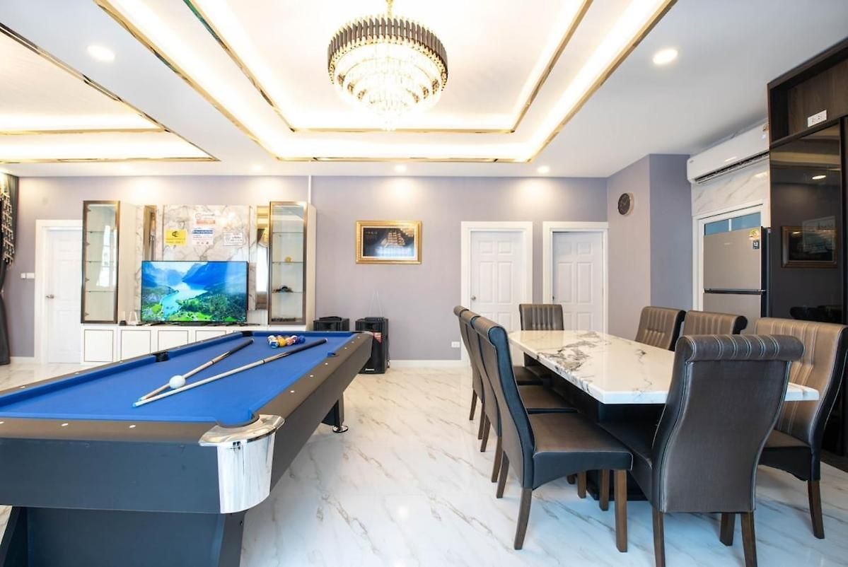 วิลล่า Pool 3br Slide Karaoke Pattaya