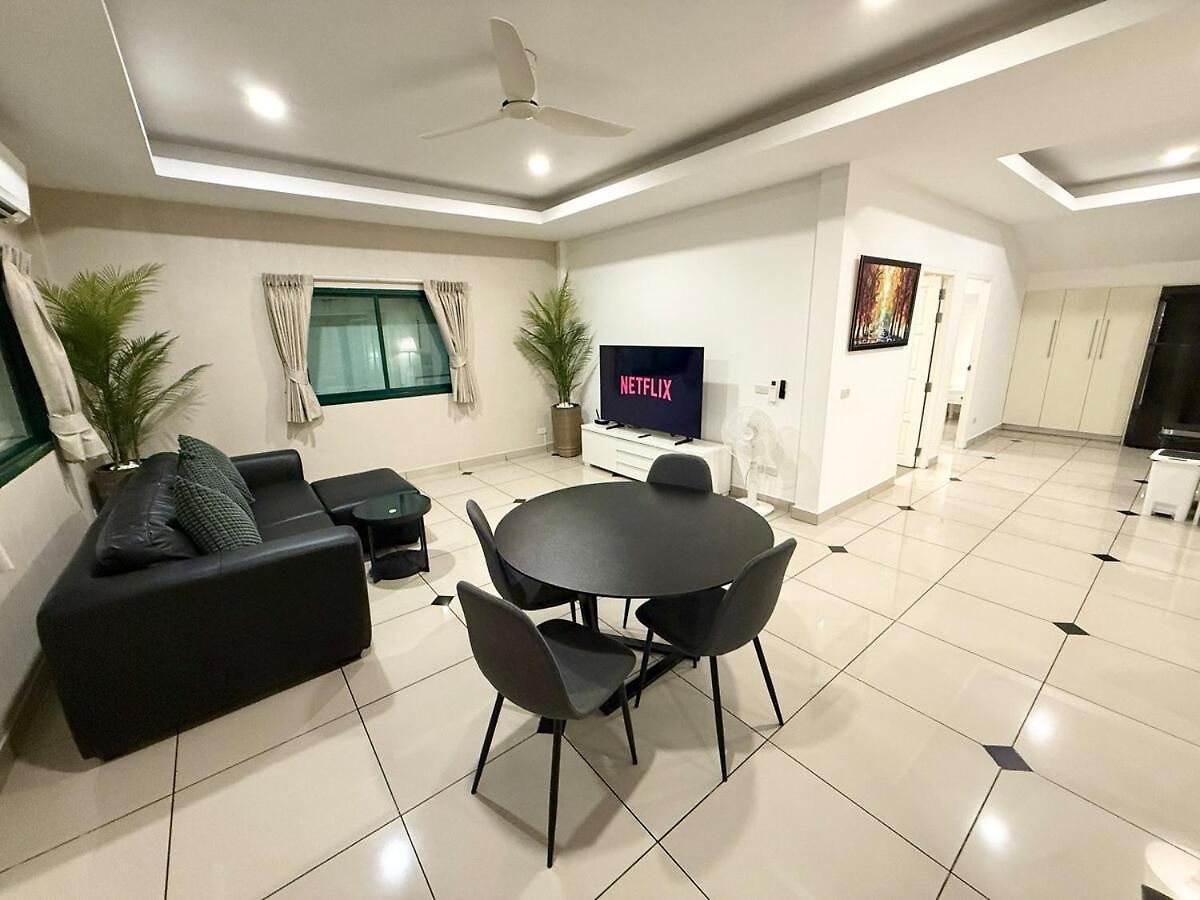 วิลล่า Newly Renovated - 2 Bedroom - Private Pool Villa, Centre