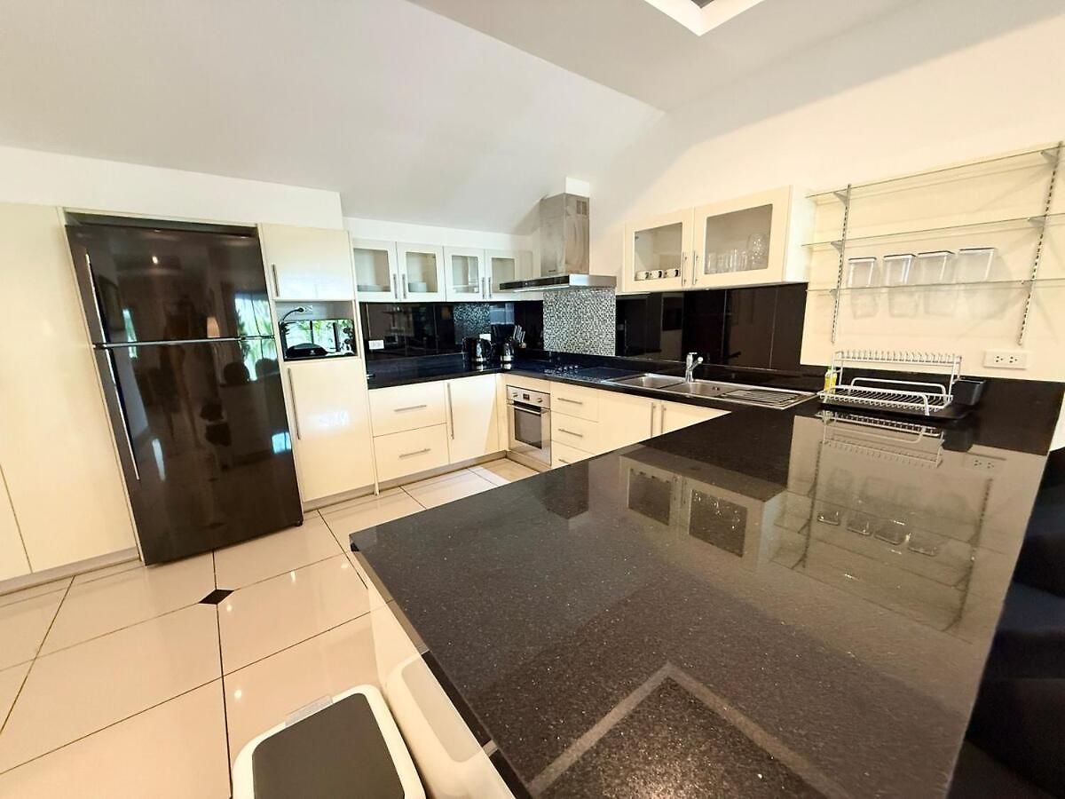 วิลล่า Newly Renovated - 2 Bedroom - Private Pool Villa, Centre