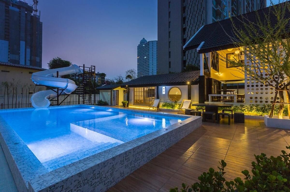 Saga Pool House 5br, 200m From วิลล่า