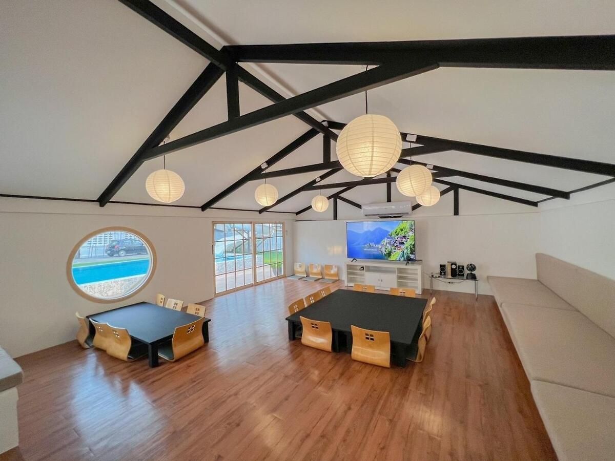 Saga Pool House 5br, 200m From วิลล่า *