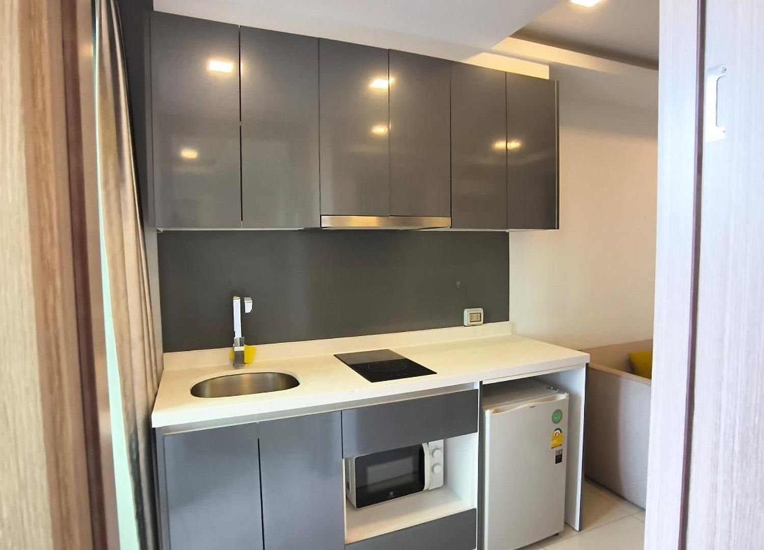 Luxurious With Pool Access * Pattaya