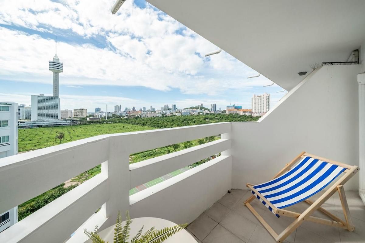 Jomtien Condotel Seaview 11th Floor Apartment