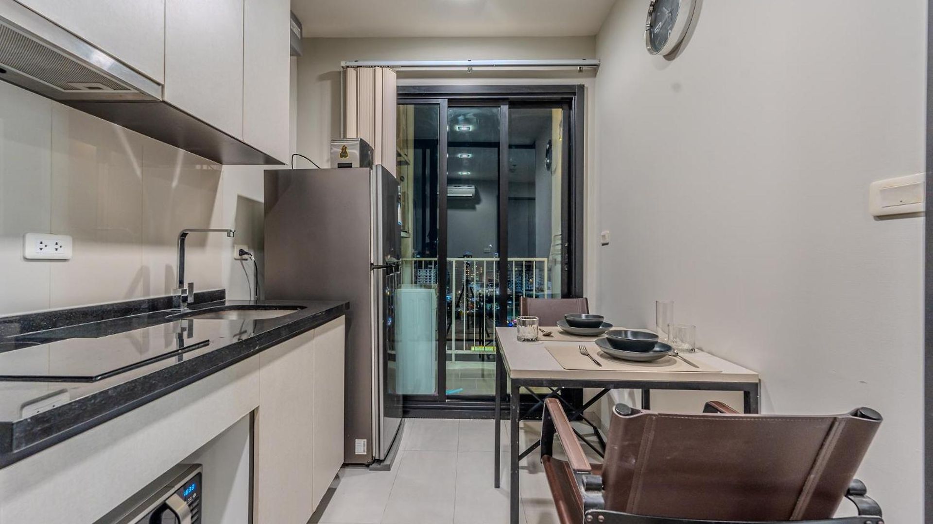 อพาร์ทเม้น The Base By Silqstay Iv Pattaya