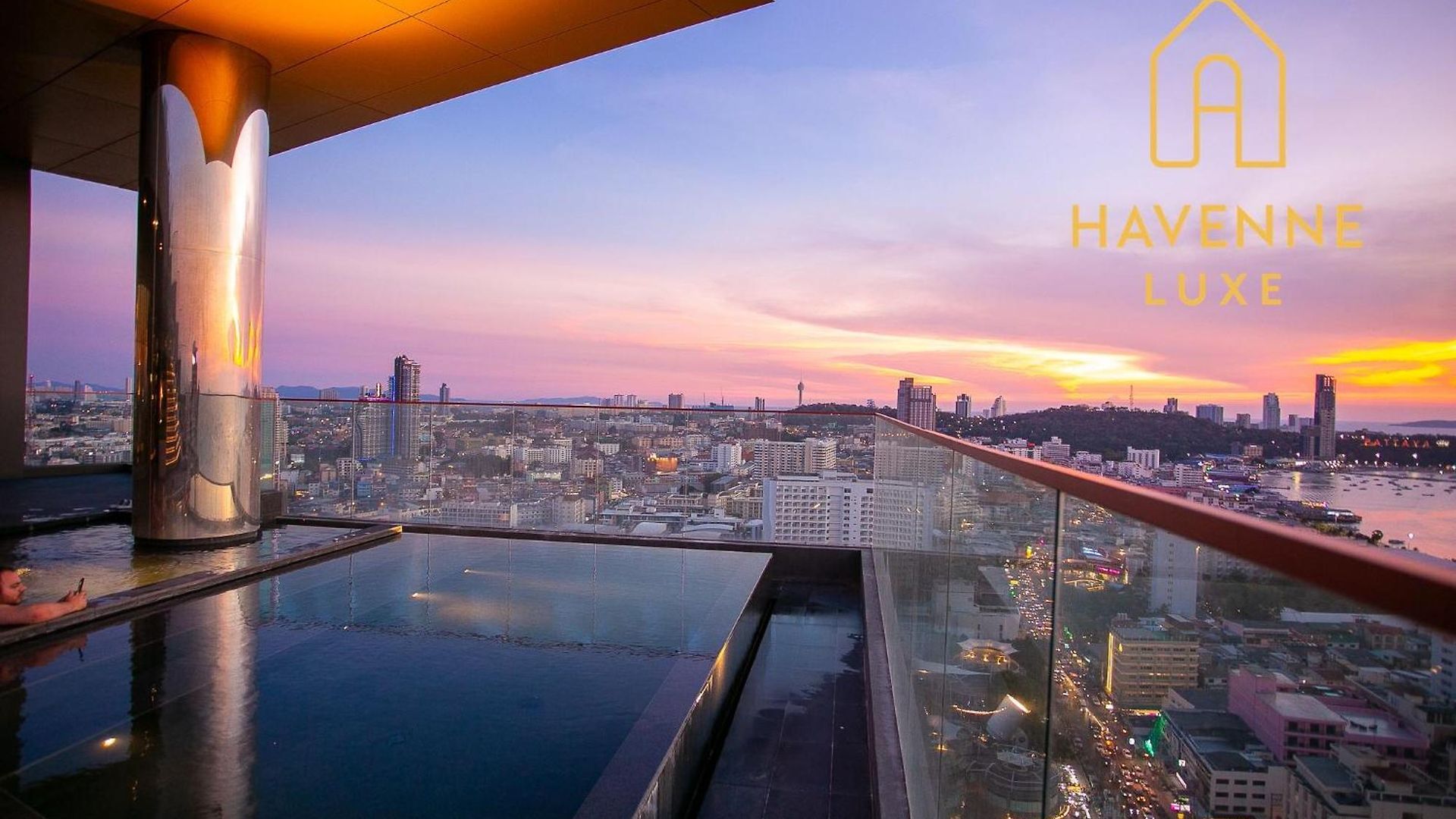 อพาร์ทเม้น Edge Pty High-floor Sea View By 78