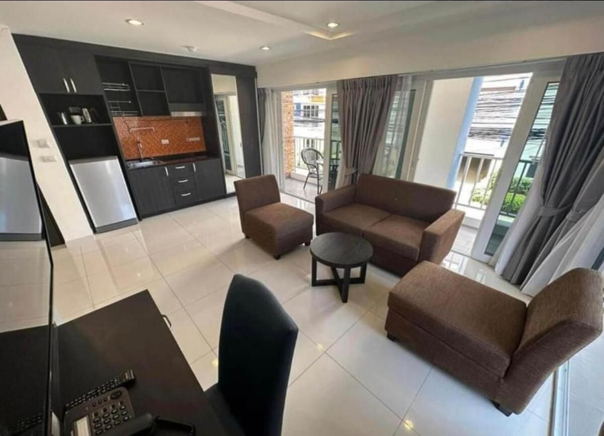Spacious 1br With Kitchen, Pool, Near Beach, Bars & Eats,gym Near By