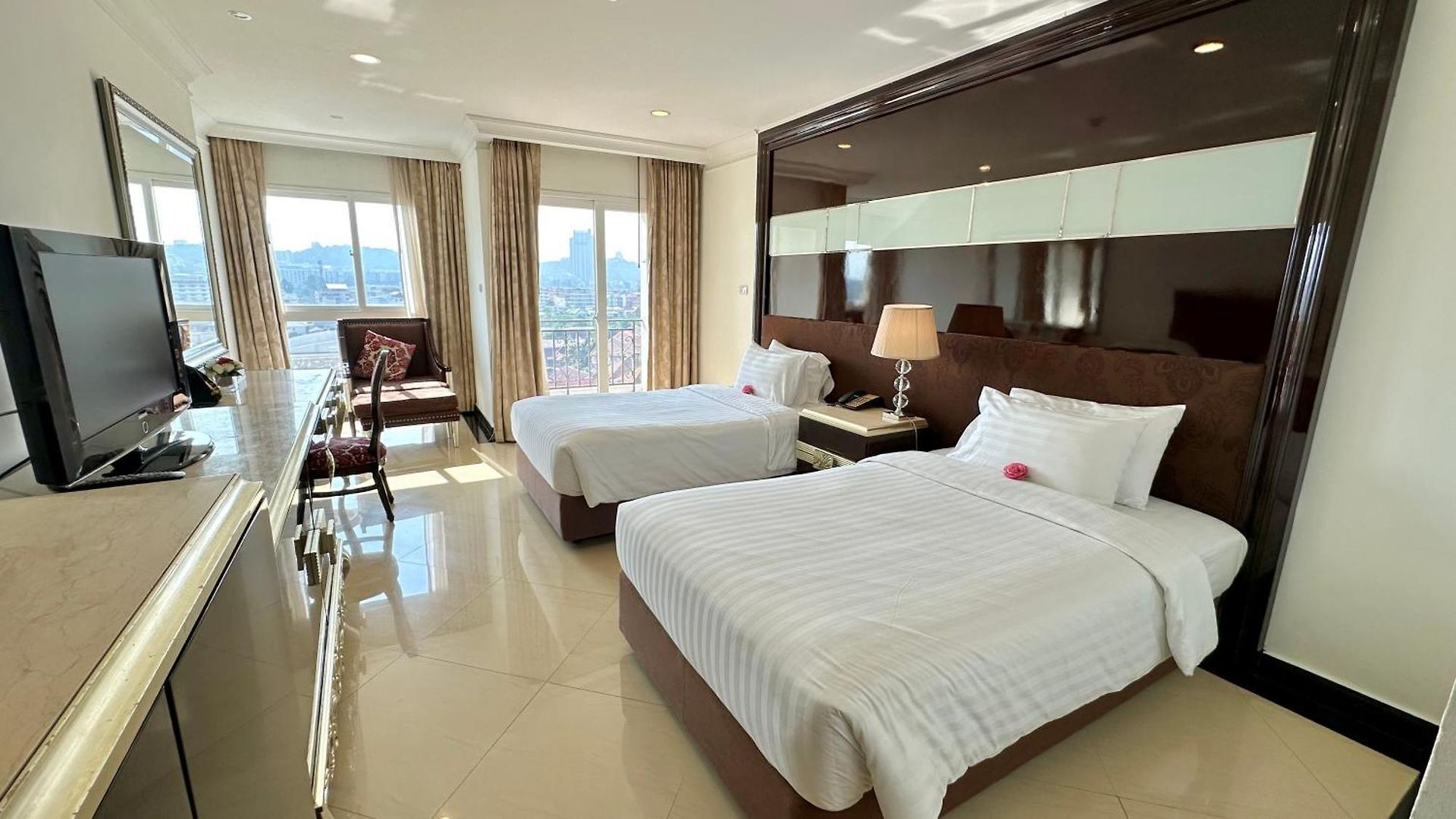 Lk Crystal * Pattaya