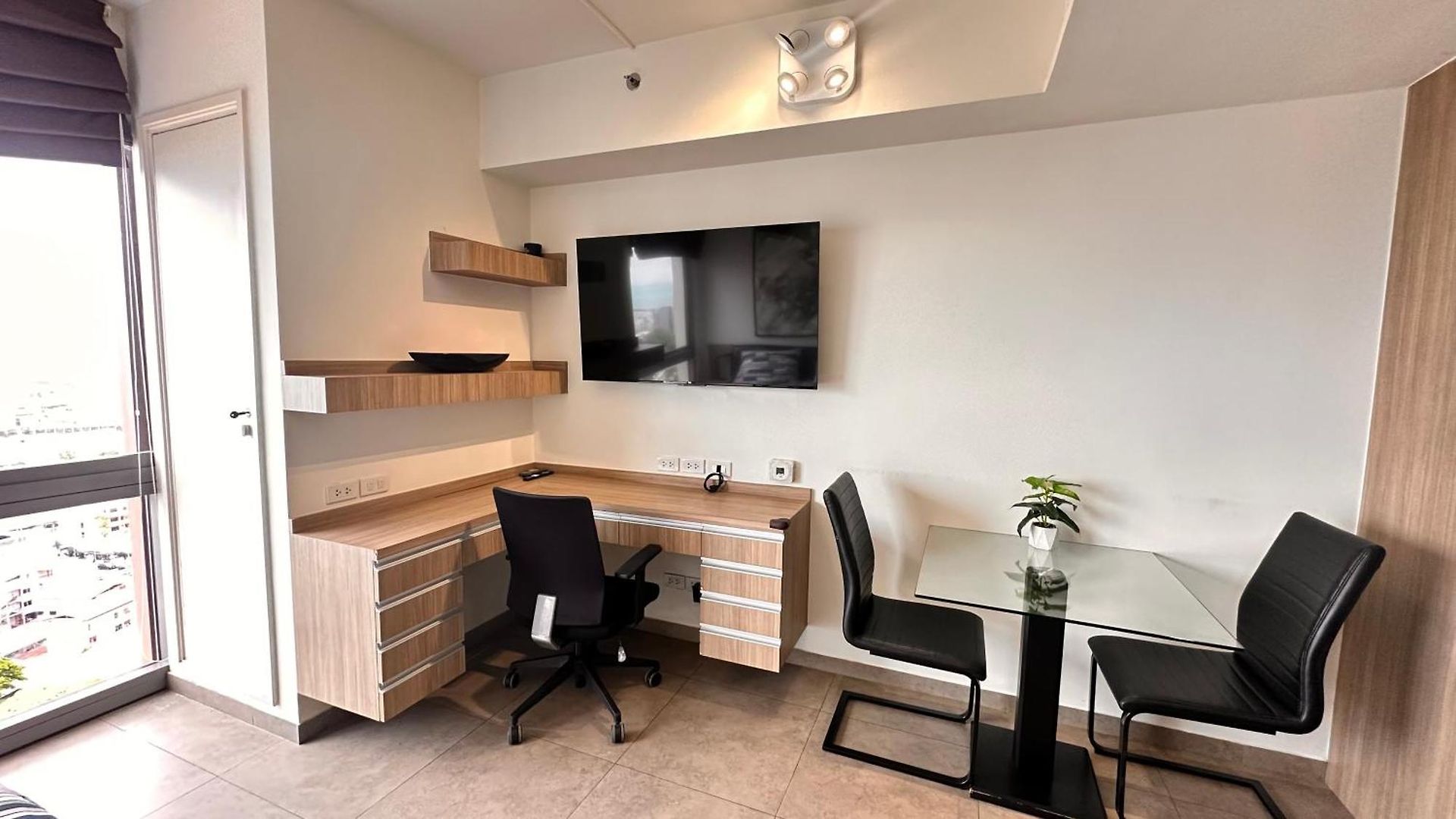 Unixx South By Ladda Apartment