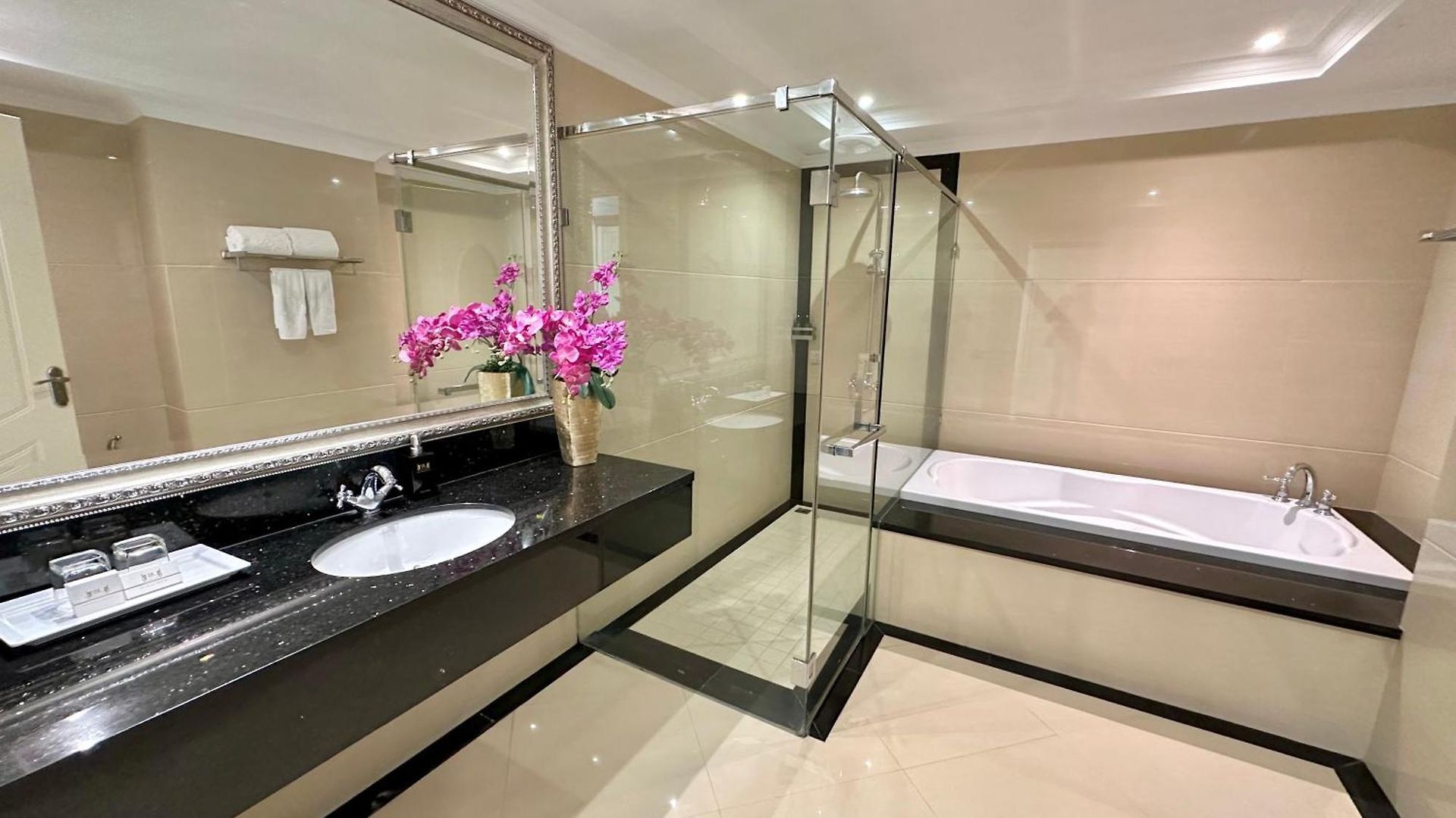 Lk Crystal Pattaya