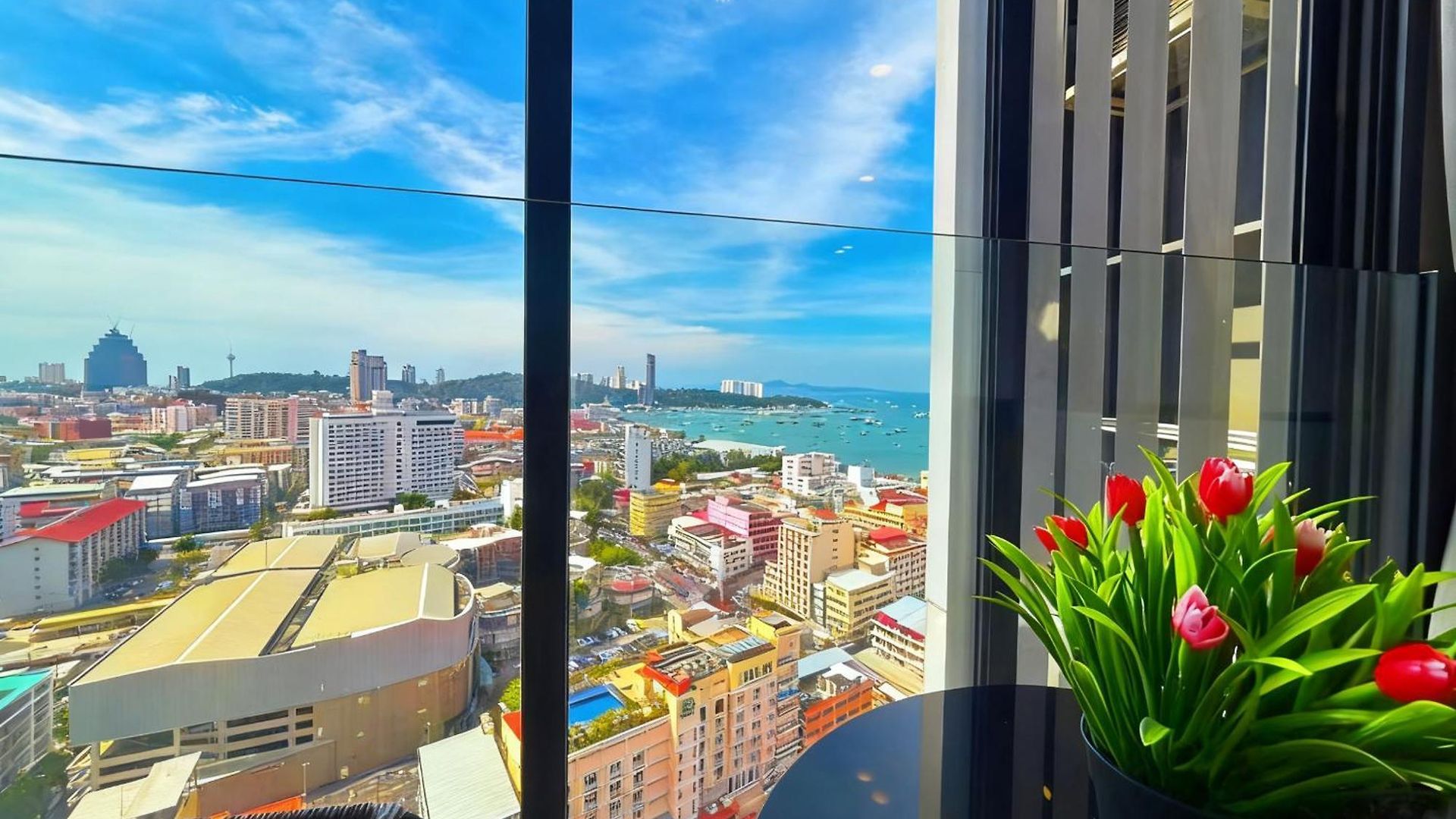 芭提雅市中心海滩公寓预定 高层海景房 海滩步行街 F25 Pattaya